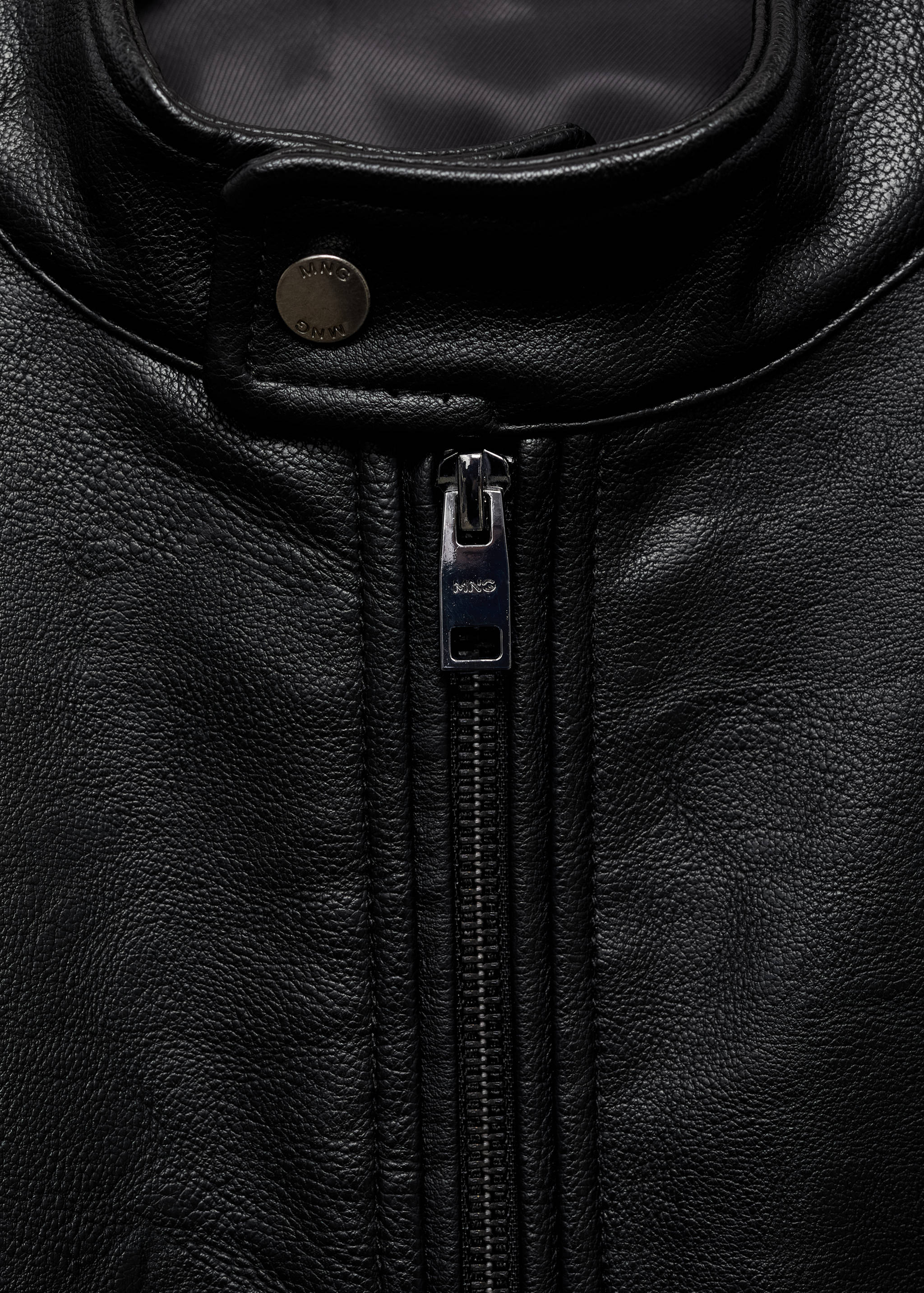 جاكيت بسحّاب بتأثير الجلد - تفاصيل المنتج 0