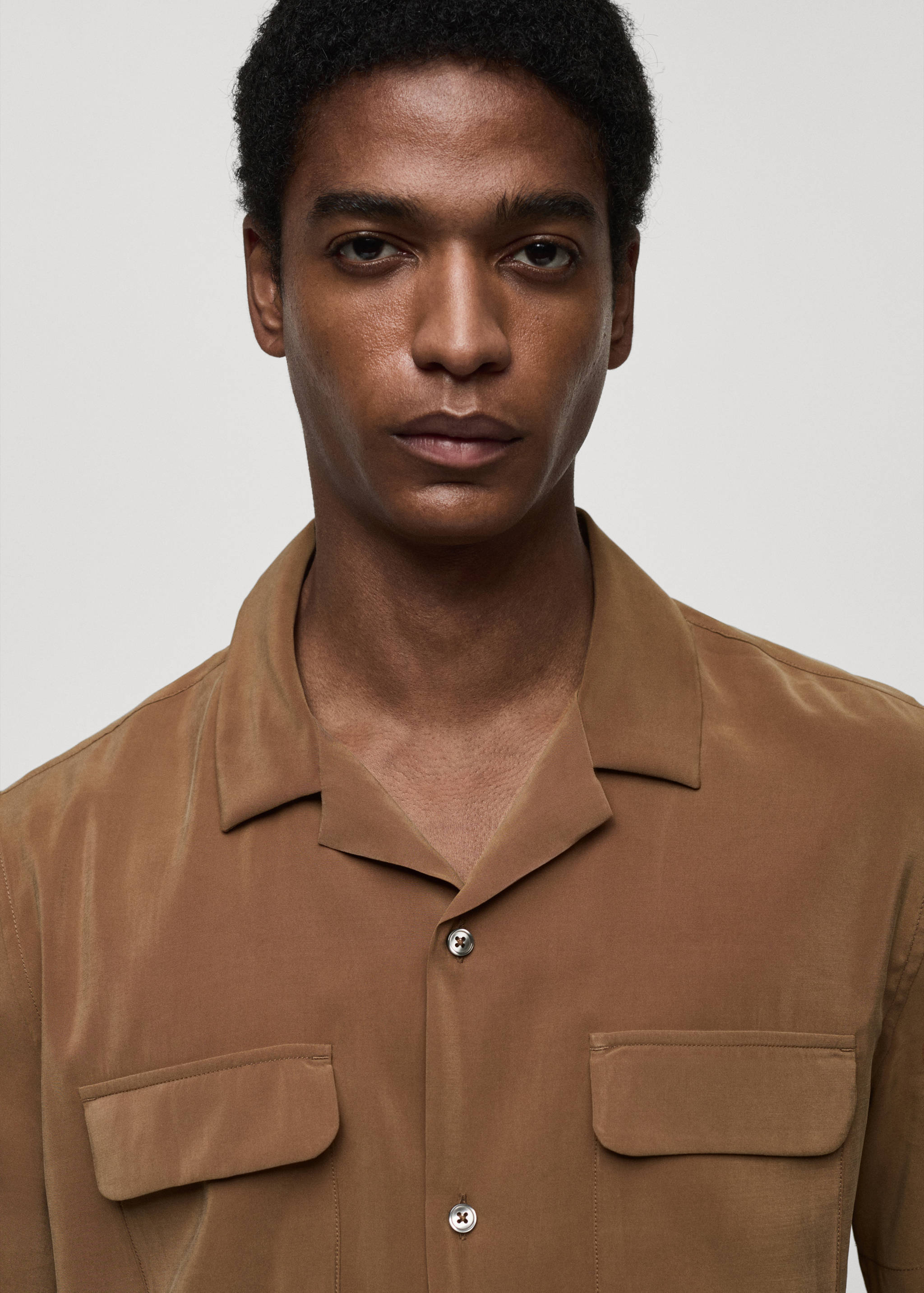 Regular-fit shirt with pockets - Details of the article 1