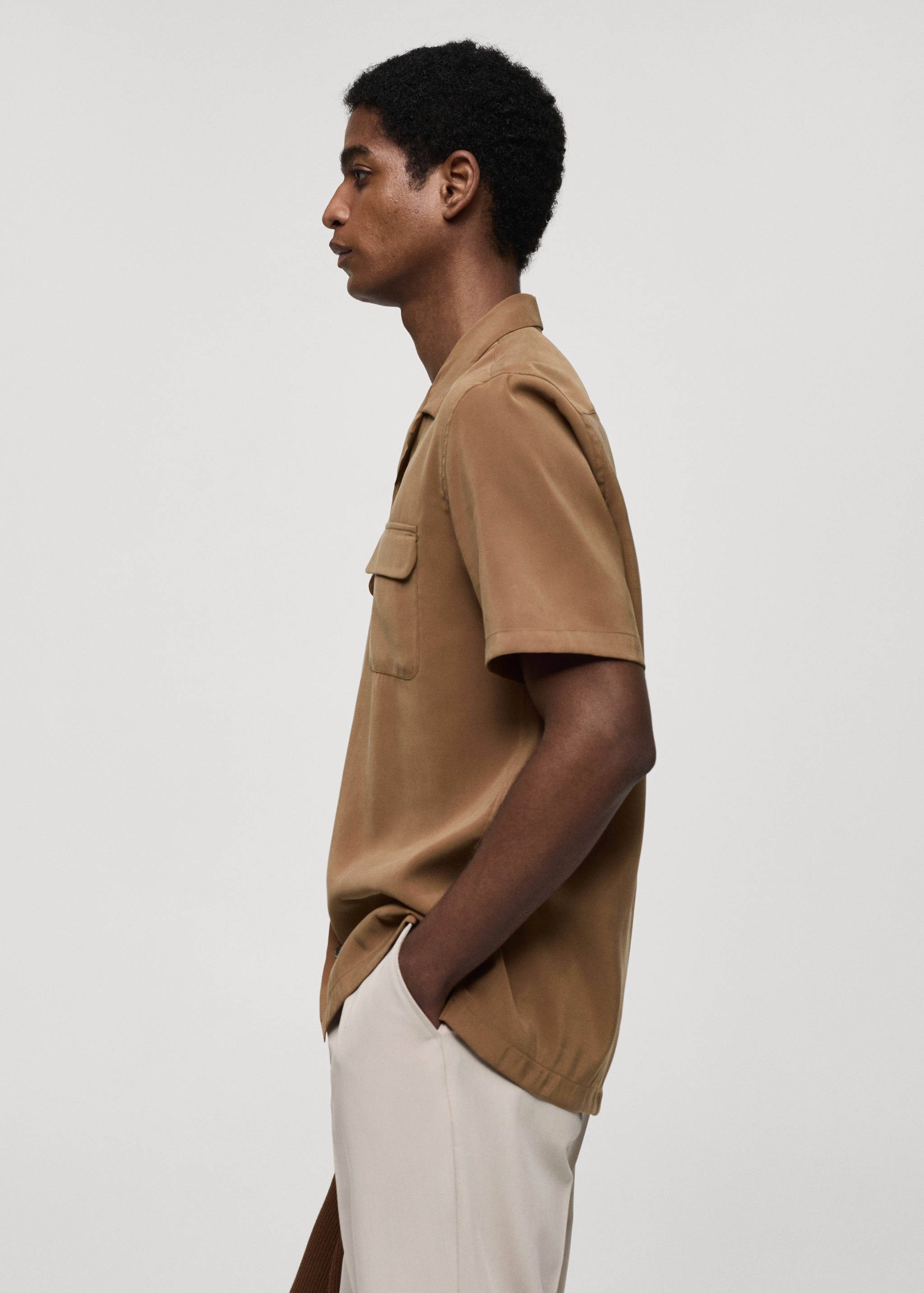 Regular-fit shirt with pockets - Details of the article 2