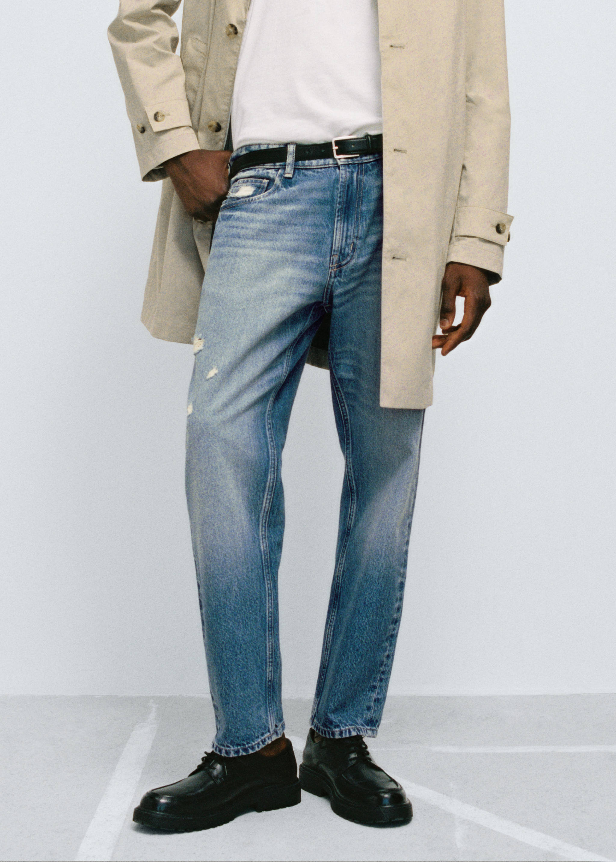 Ripped straight-fit light-wash jeans - Details of the article 5