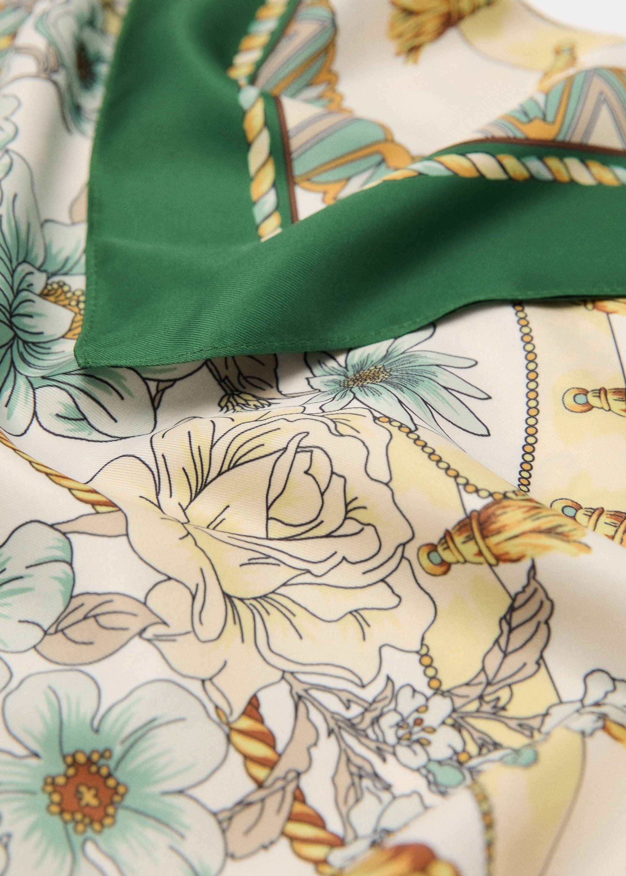 Pañuelo estampado floral - Plano medio