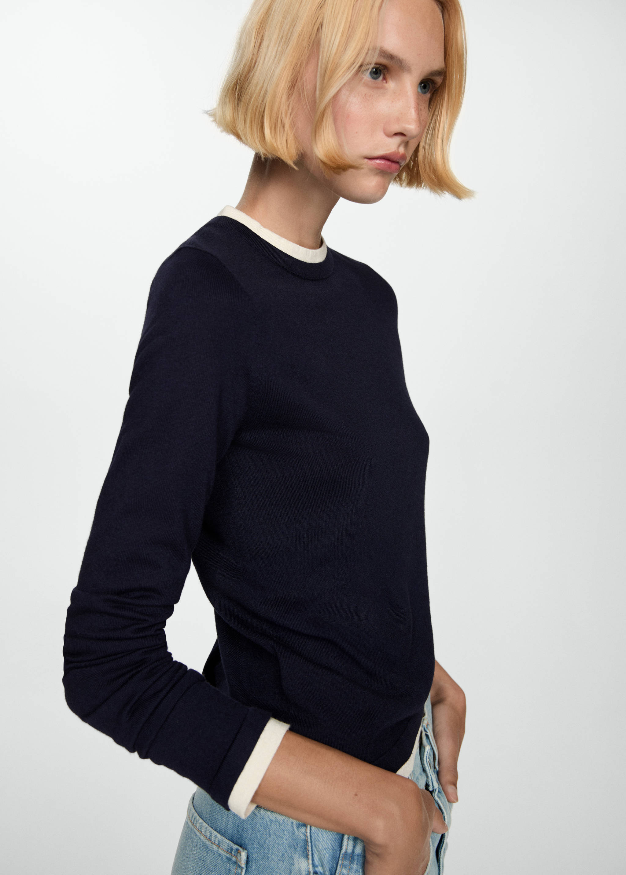 Fine-knit sweater with contrasting trims - Details of the article 2