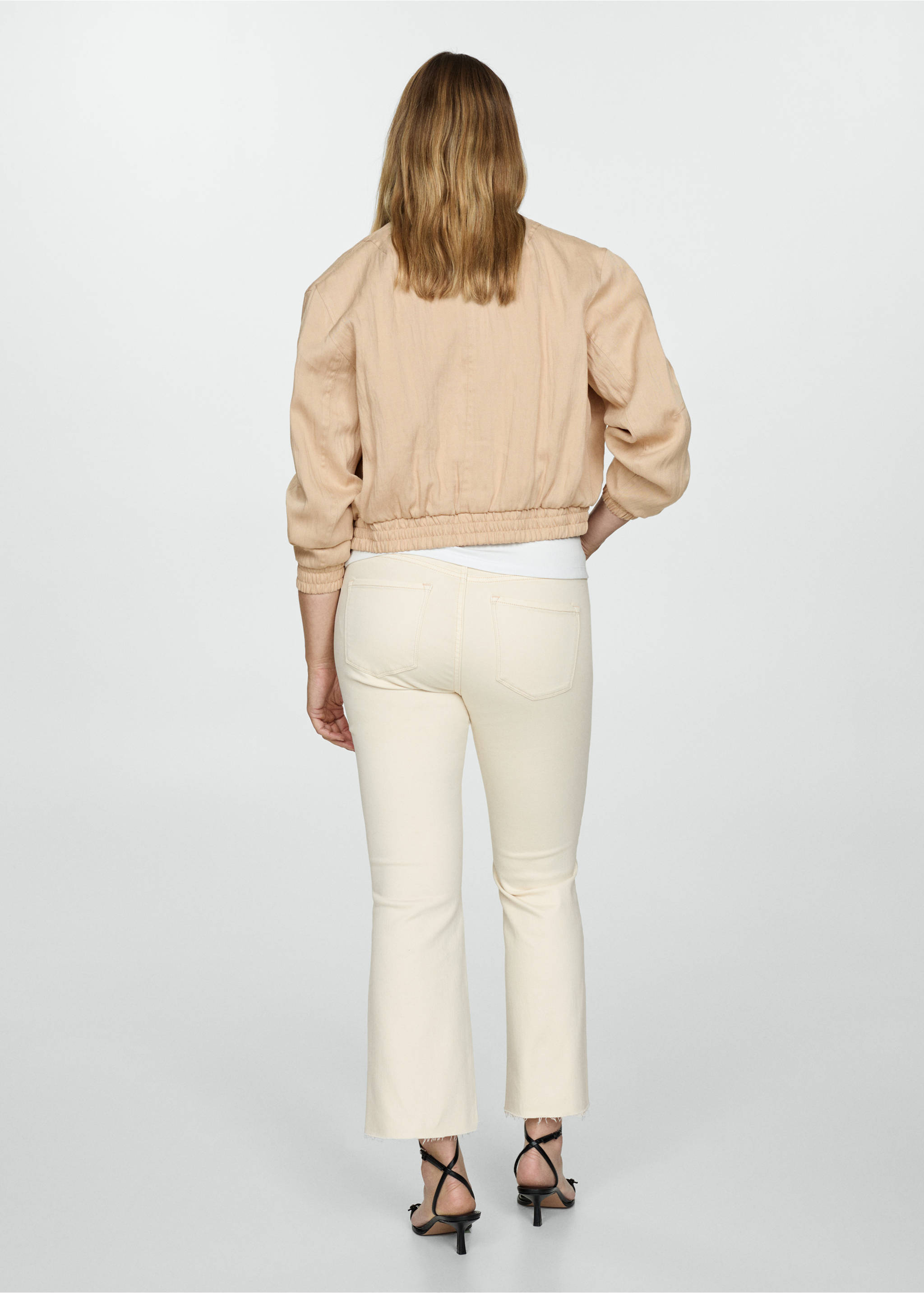 Jean de grossesse flare crop - Verso de l’article, Blanc cassé. Ref: 77004775-00.