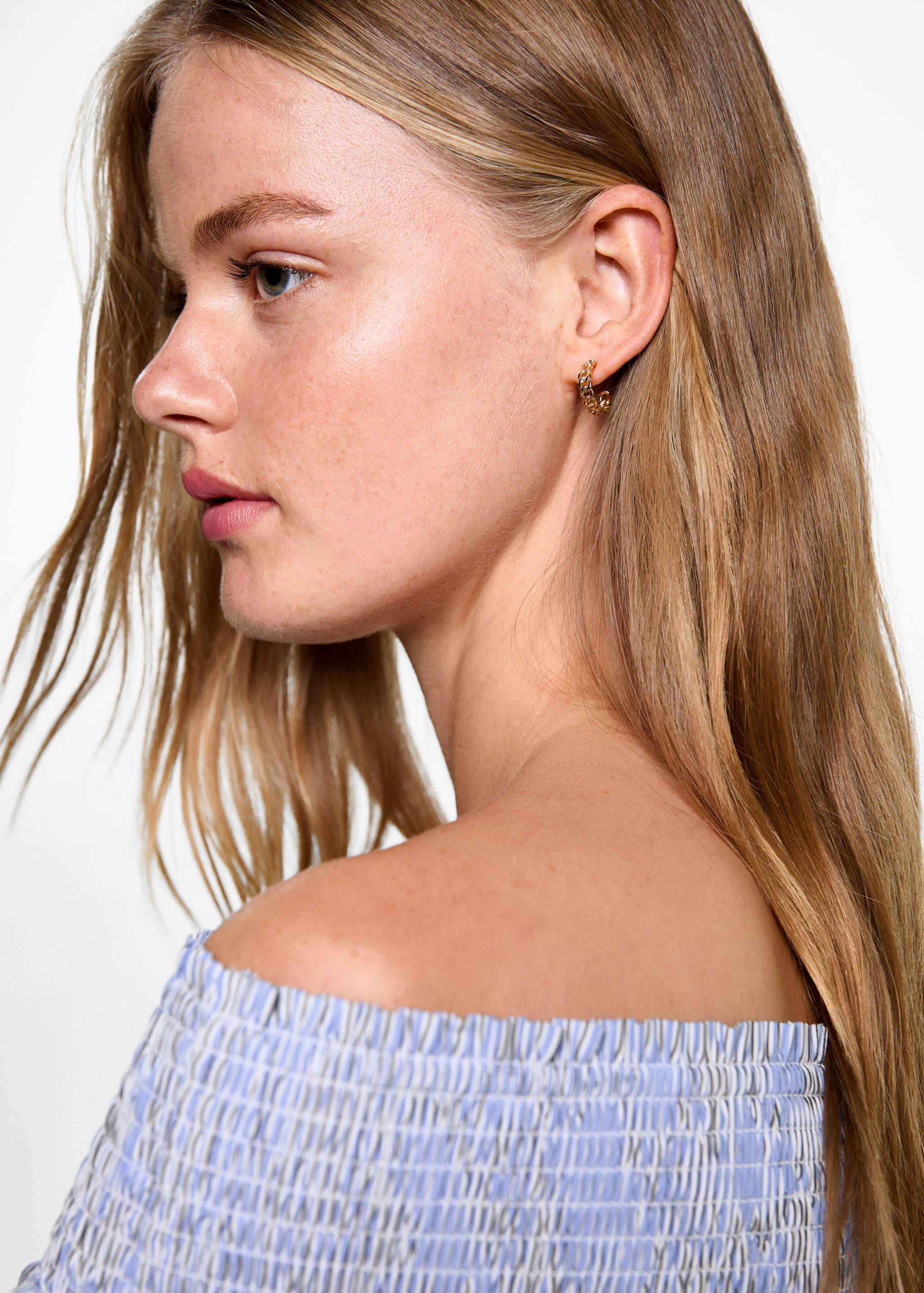 Блузка с открытыми плечами - Деталь изделия 1