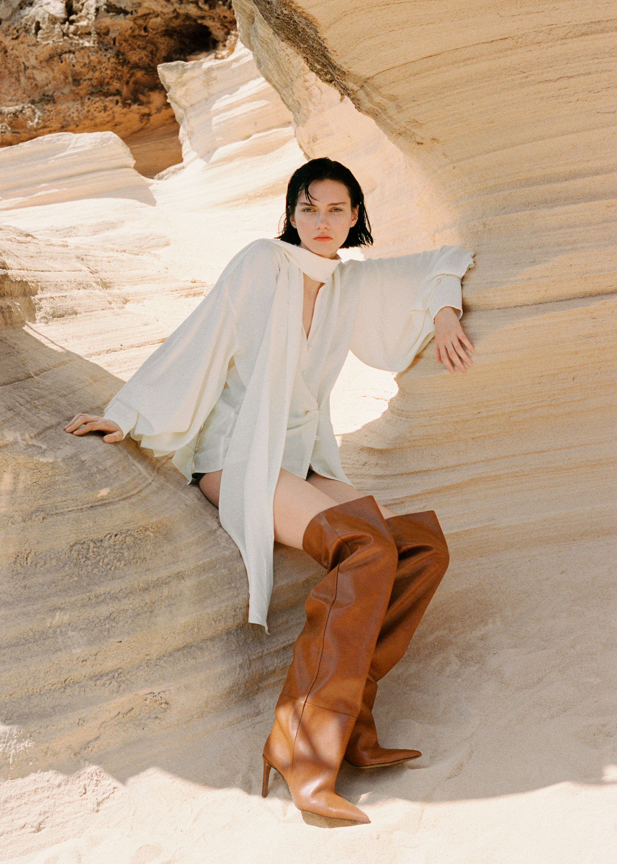 Ruffled dress with zip - Details of the article 7