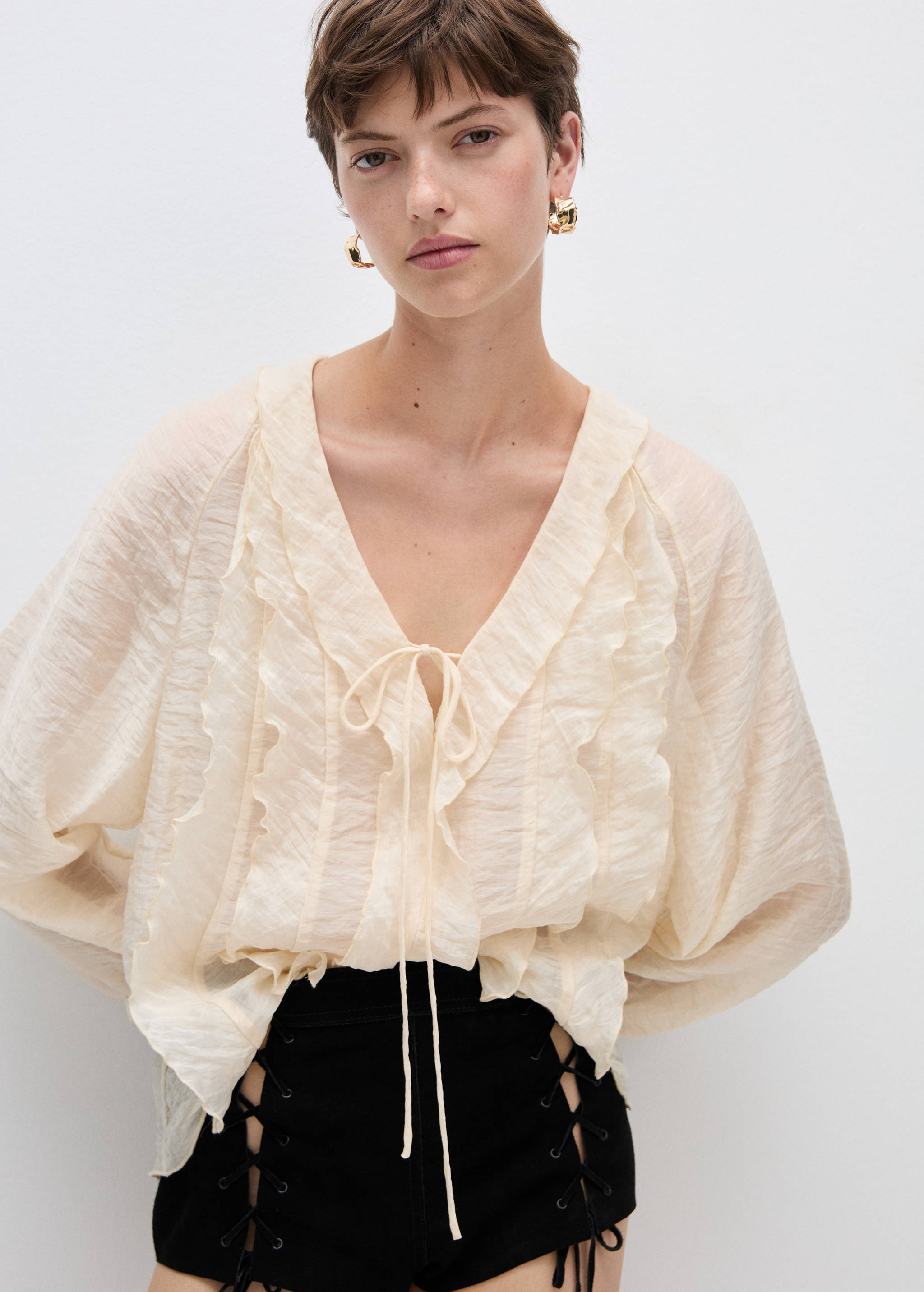 بلوزة من الليوسيل مع عقدة - رؤية وسط