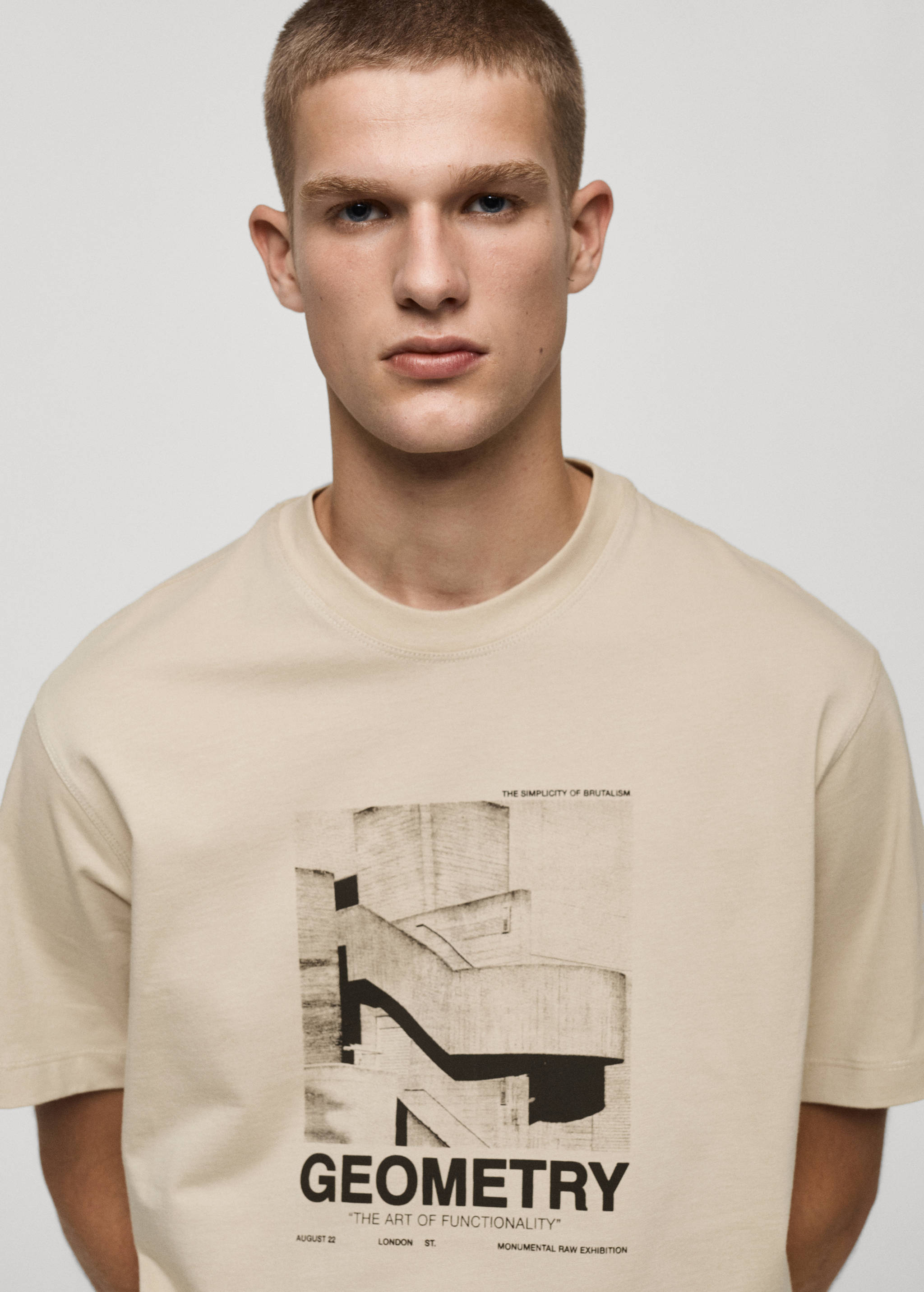 100% cotton t-shirt with graphic print on the front - Details of the article 1