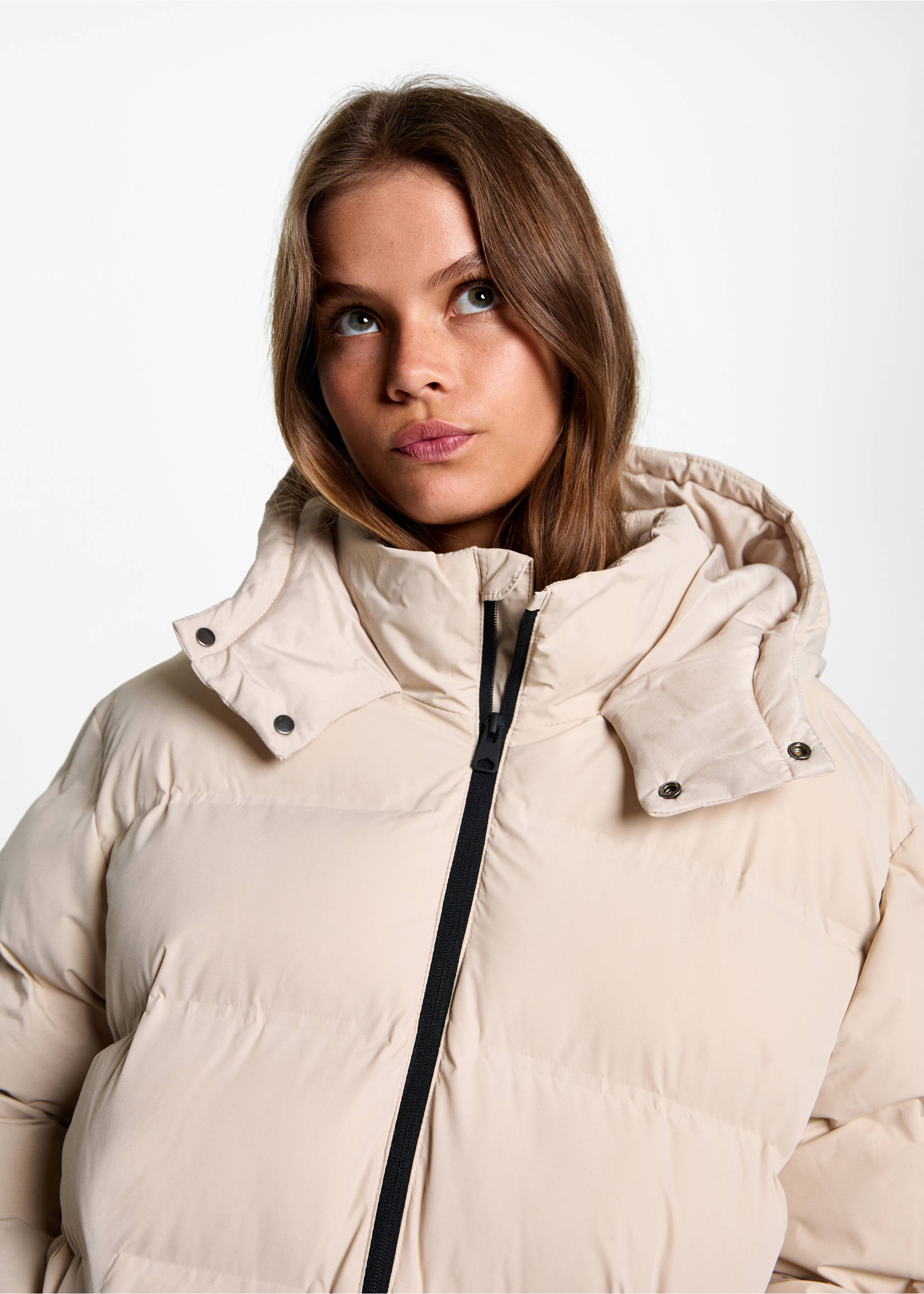 Quilted long coat - Details of the article 1, Beige. Ref: 77005633-00.