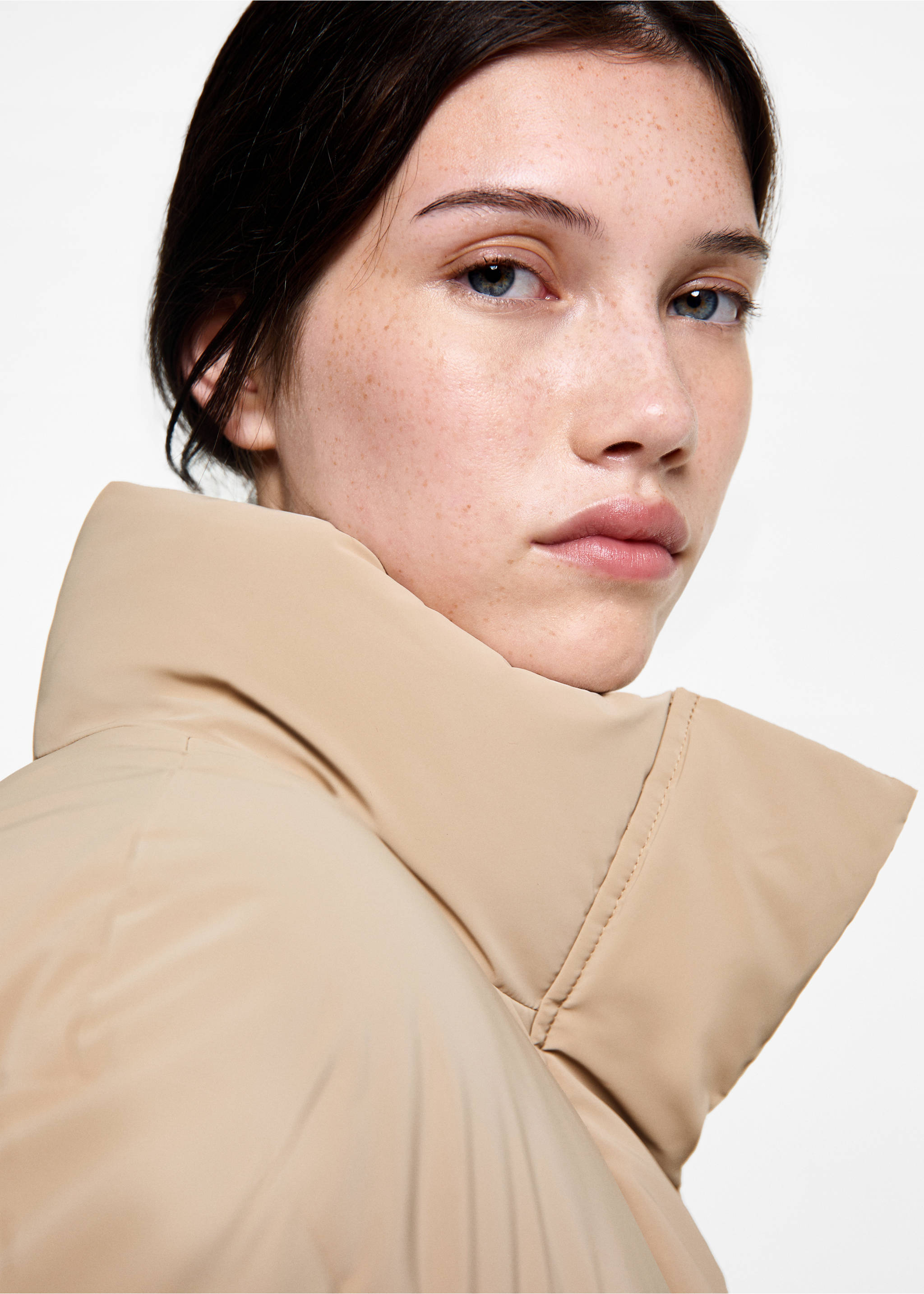 Anorak acolchado - Detalle del artículo 1, Beige. Ref: 77005635-00.
