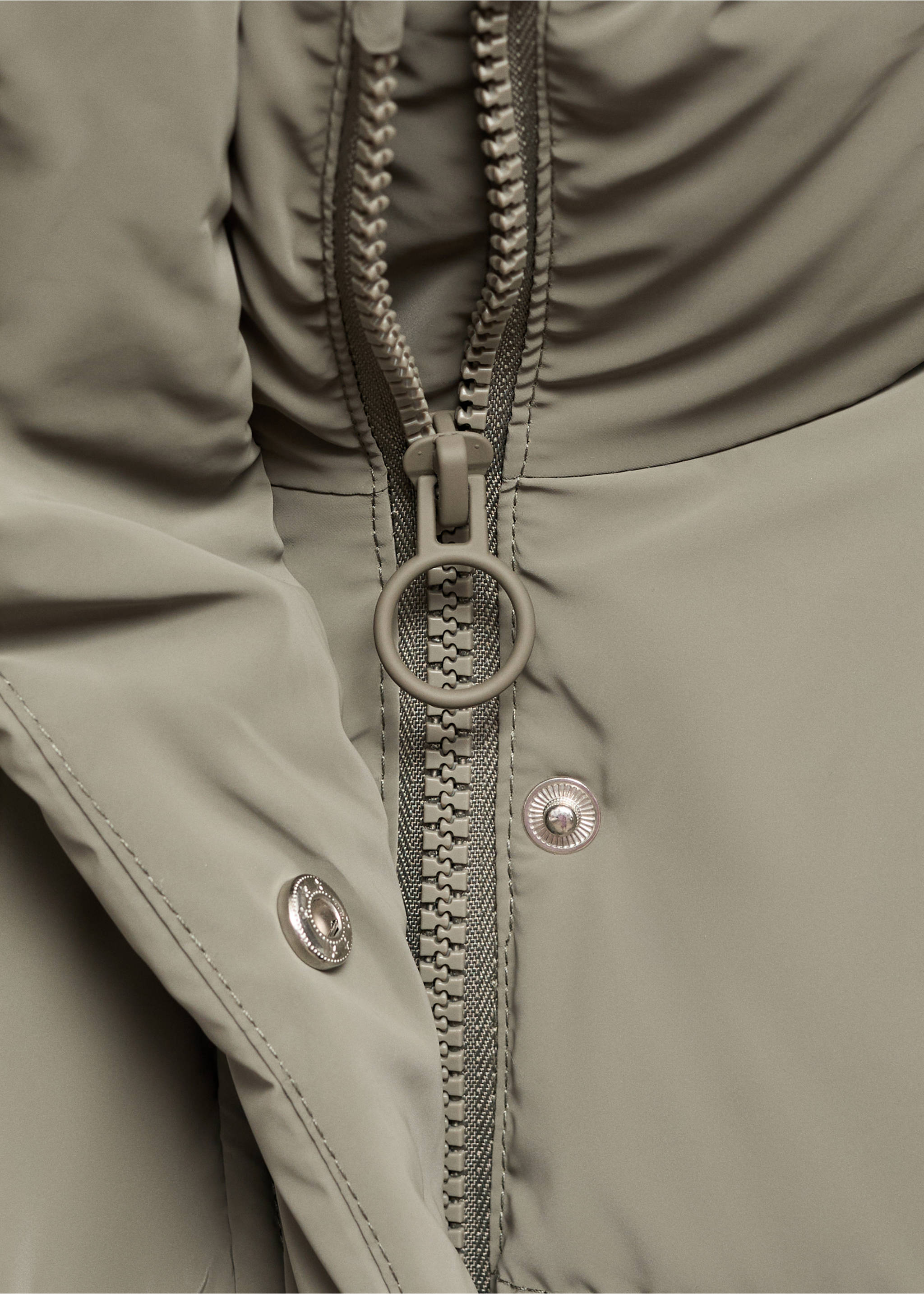 Anorak acolchado - Detalle del artículo 8, Verde bosque. Ref: 77005635-00.