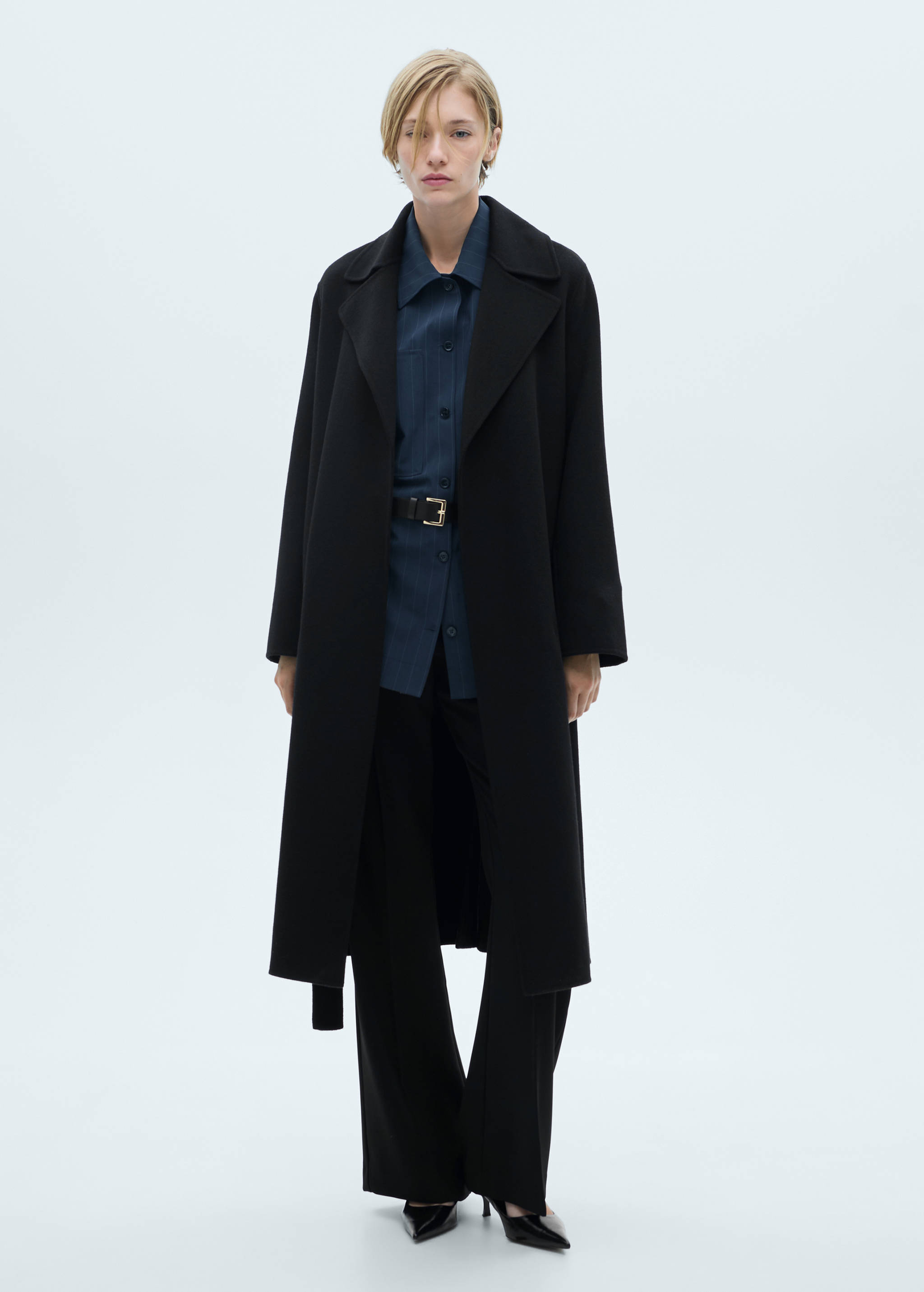 Handmade wool coat with belt - General plane