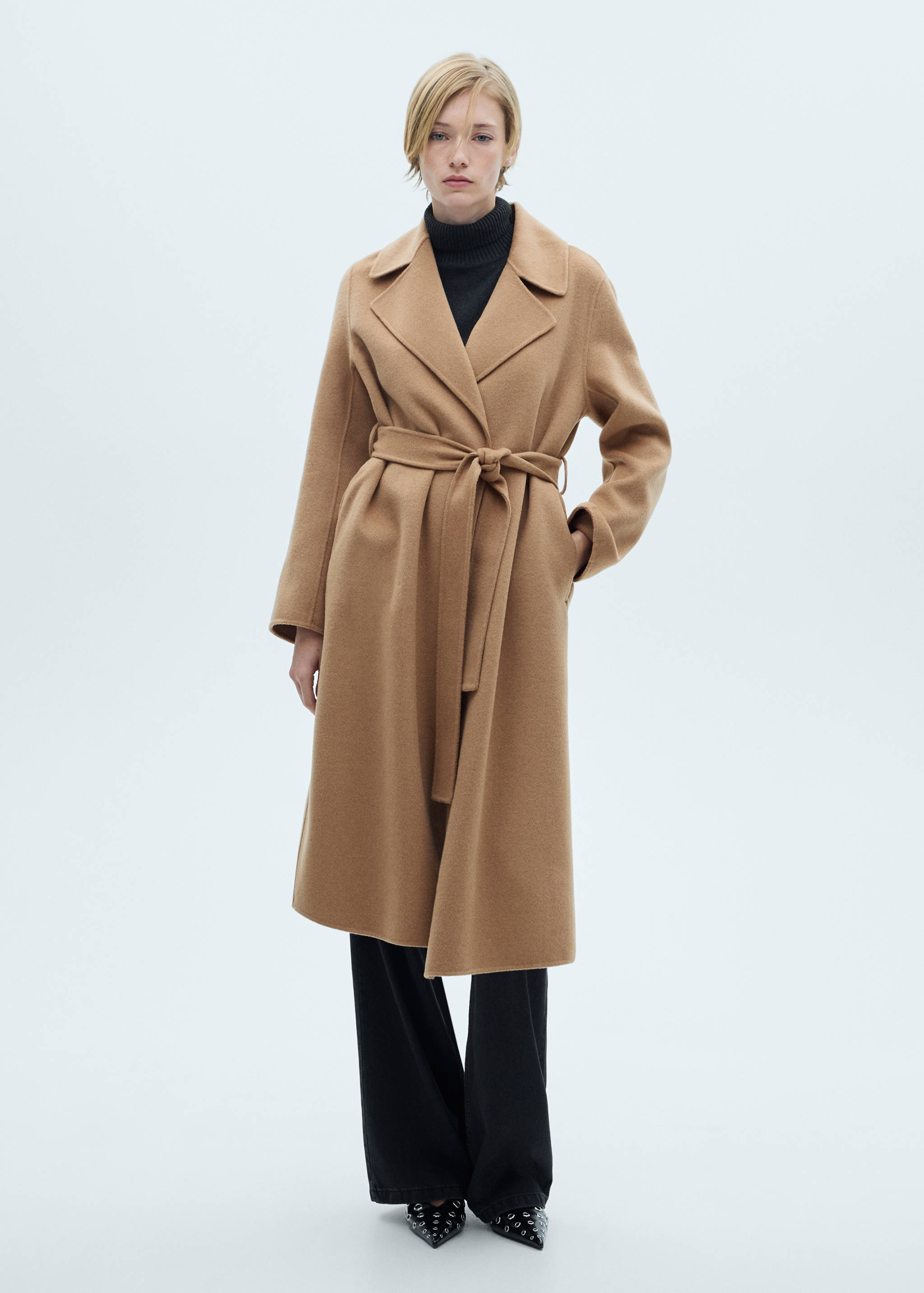 Handmade wool coat with belt - General plane