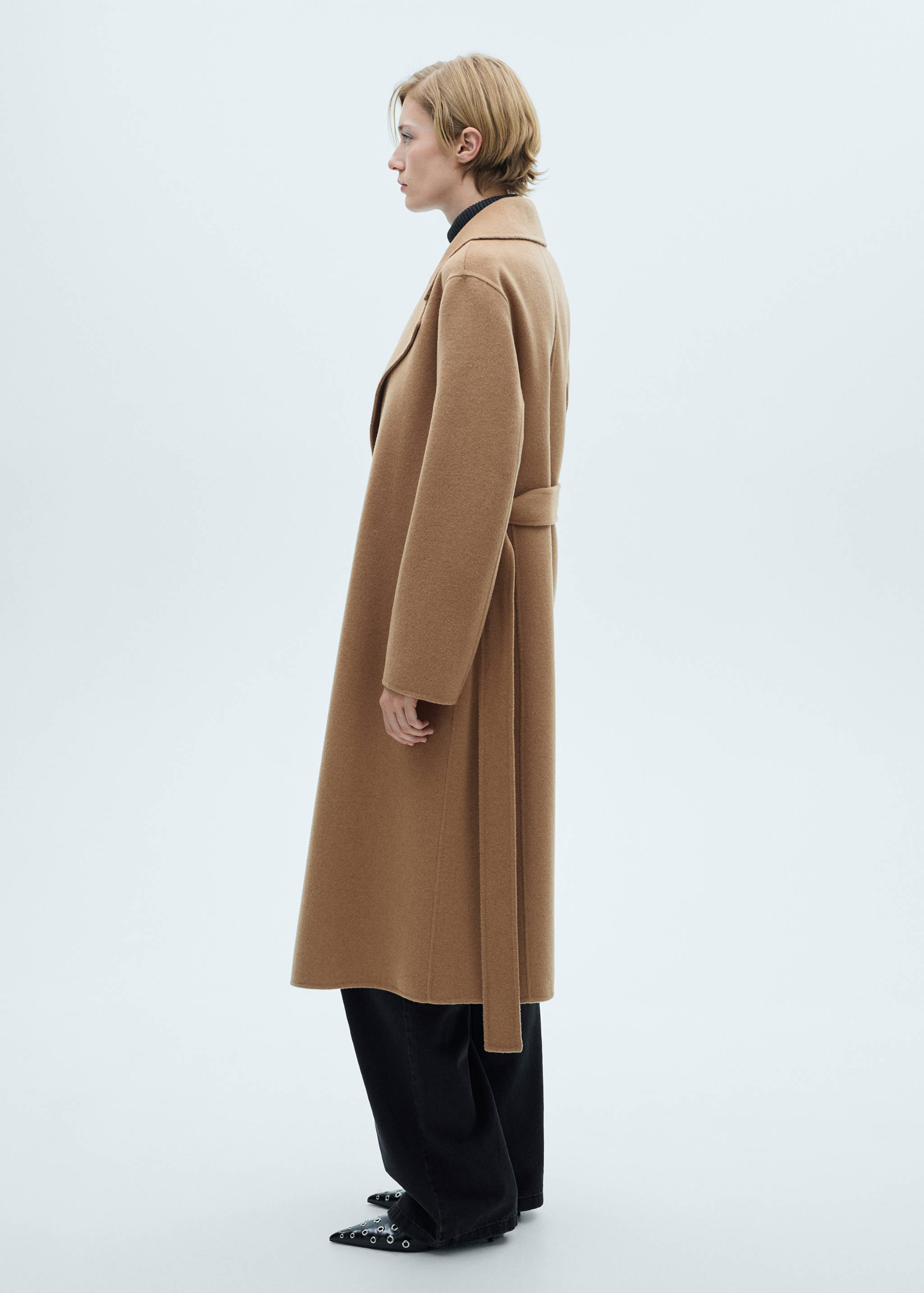 Handmade wool coat with belt - Details of the article 6
