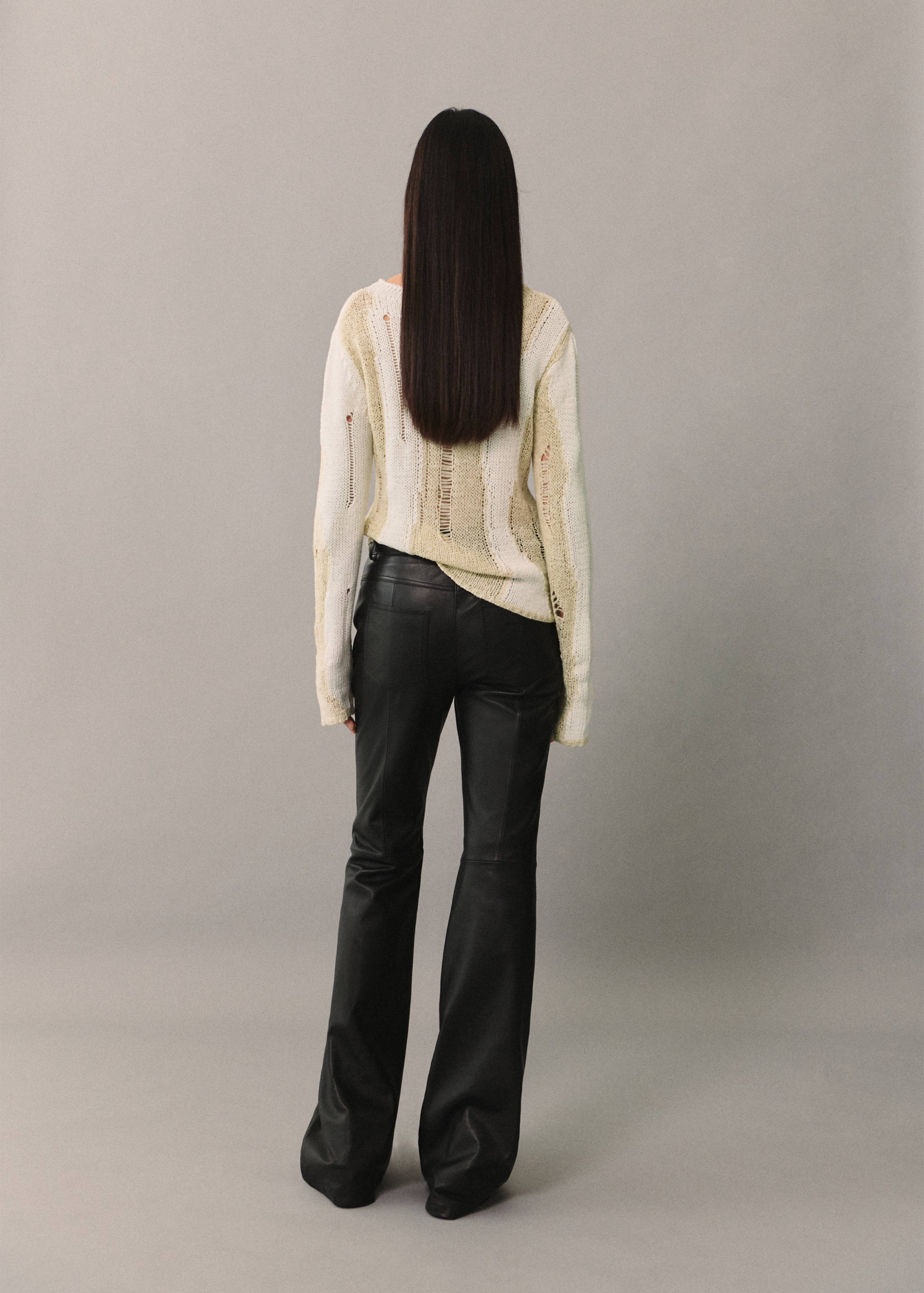 Knitted sweater - Reverse of the article