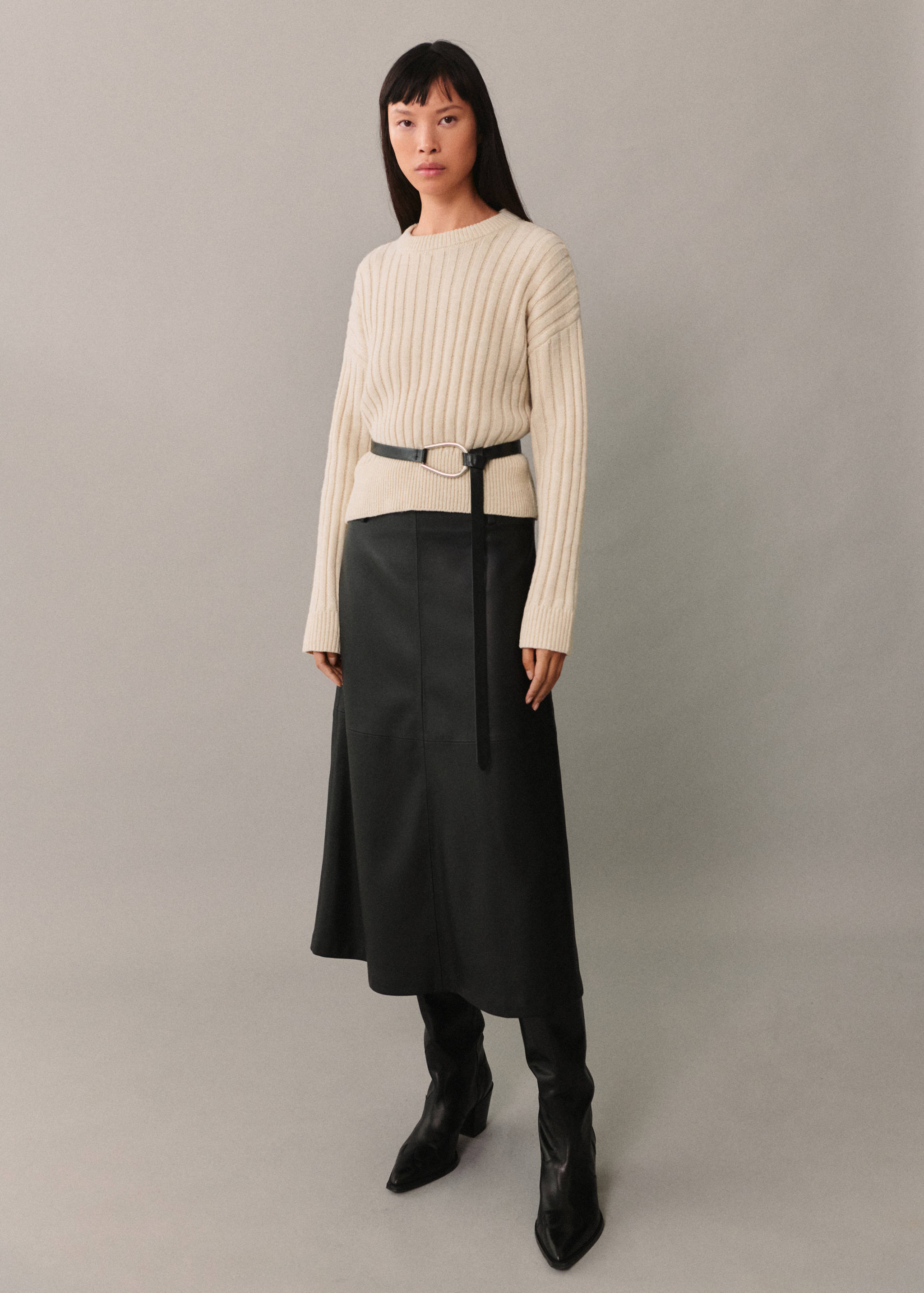 Ribbed knit sweater - General plane