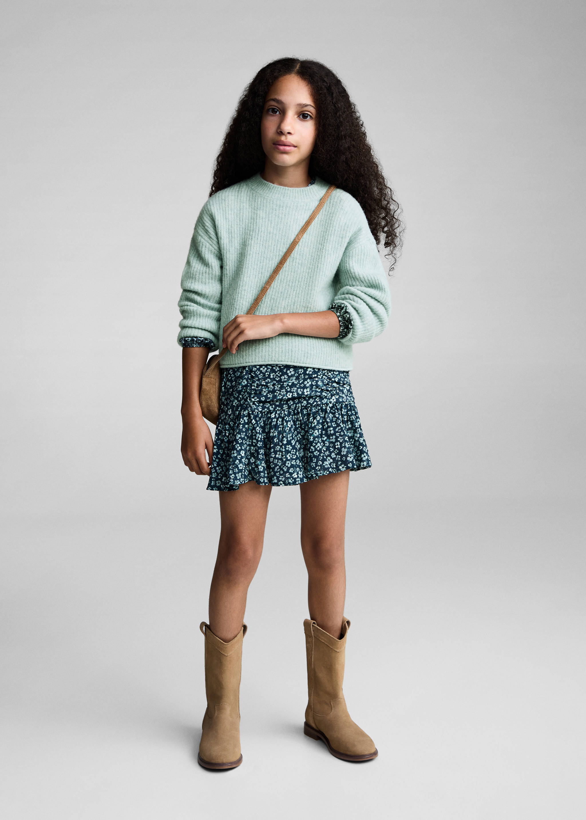 Ribbed knit sweater - General plane