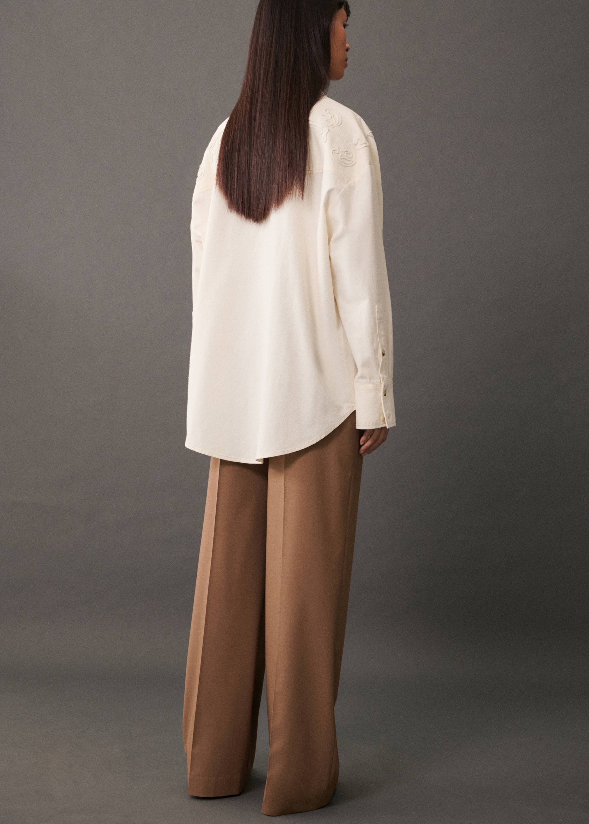 Shirt with decorative stitching - Reverse of the article