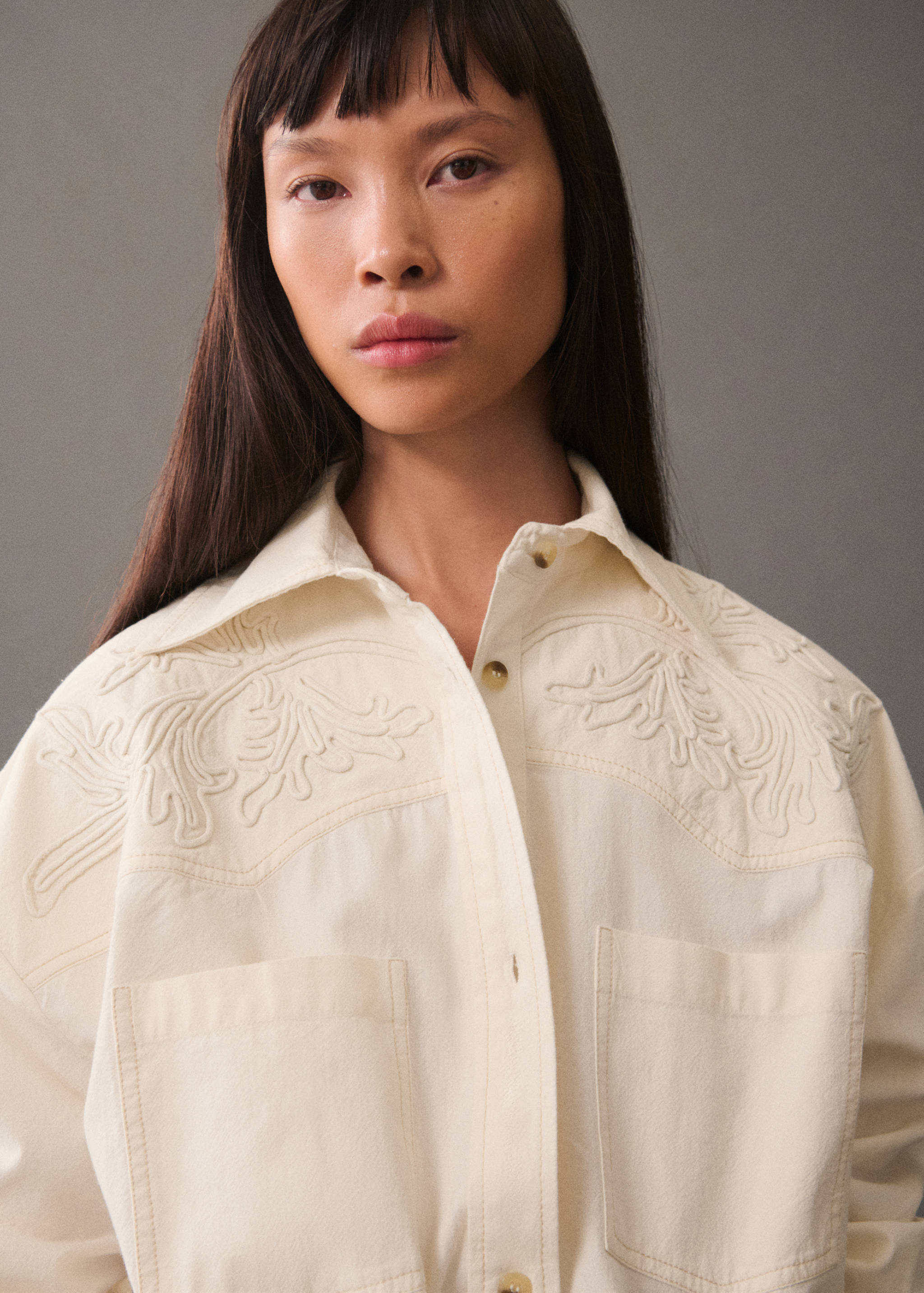 Shirt with decorative stitching - Details of the article 1