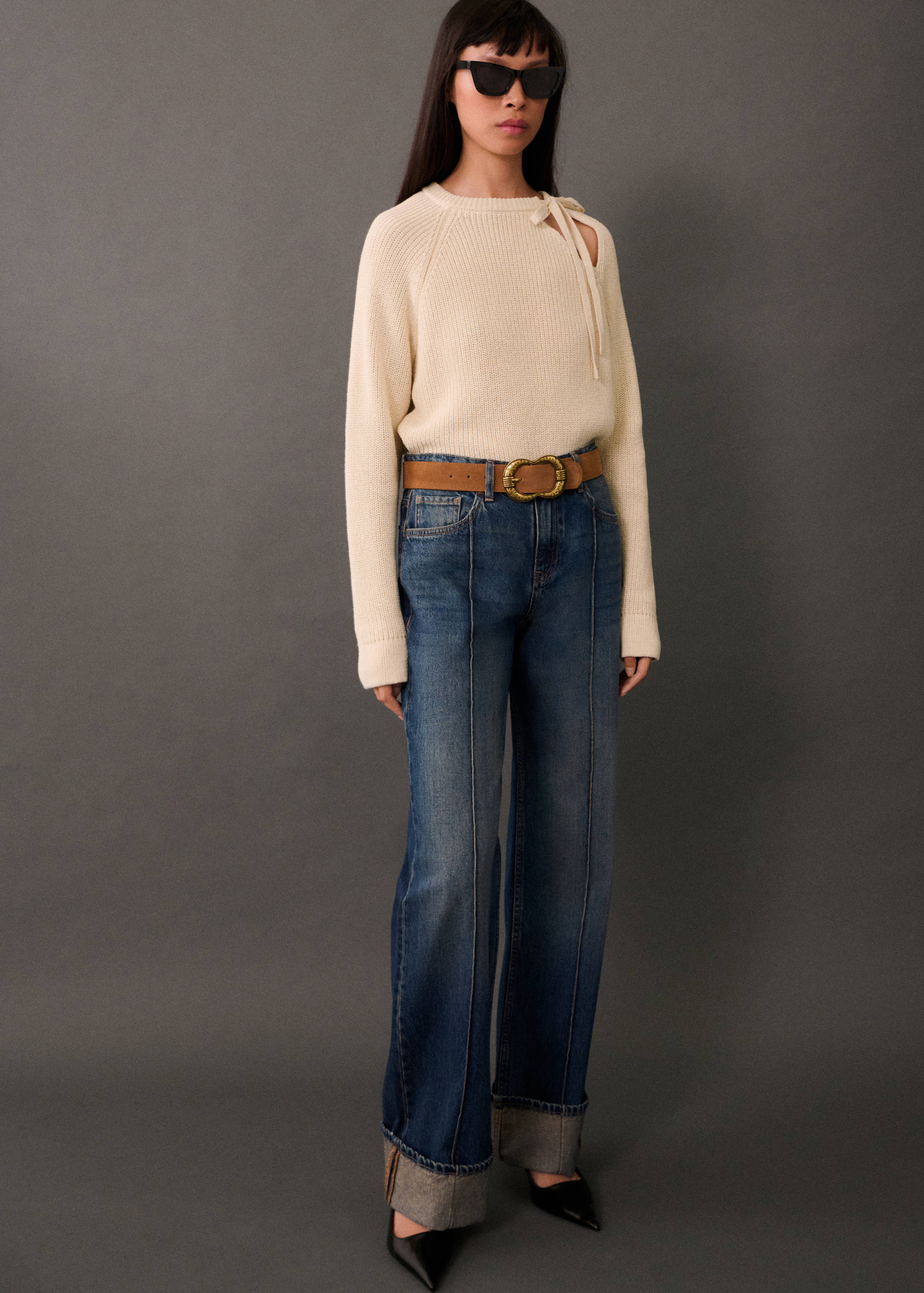 Cut-out knitted sweater - General plane