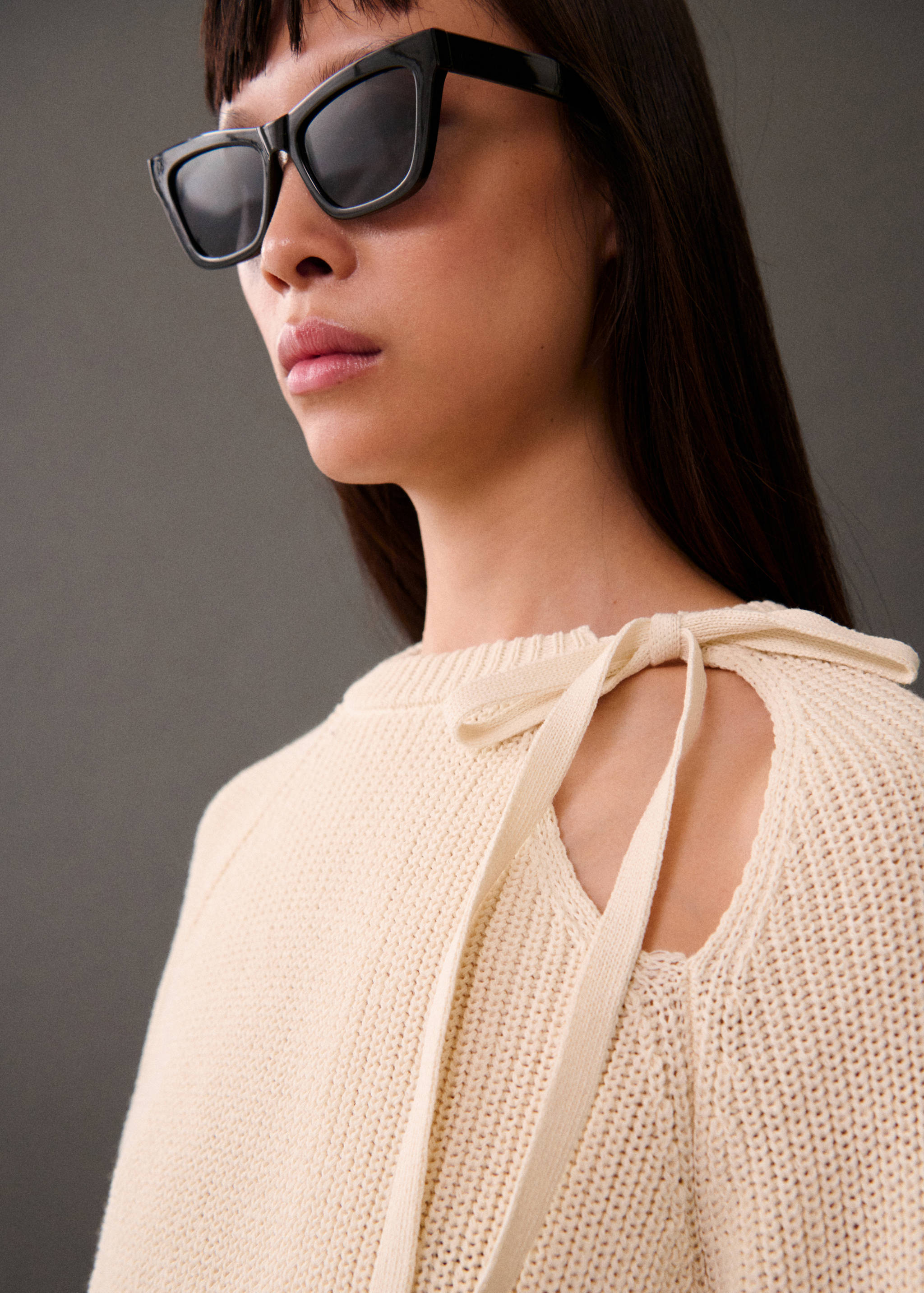 Cut-out knitted sweater - Details of the article 1