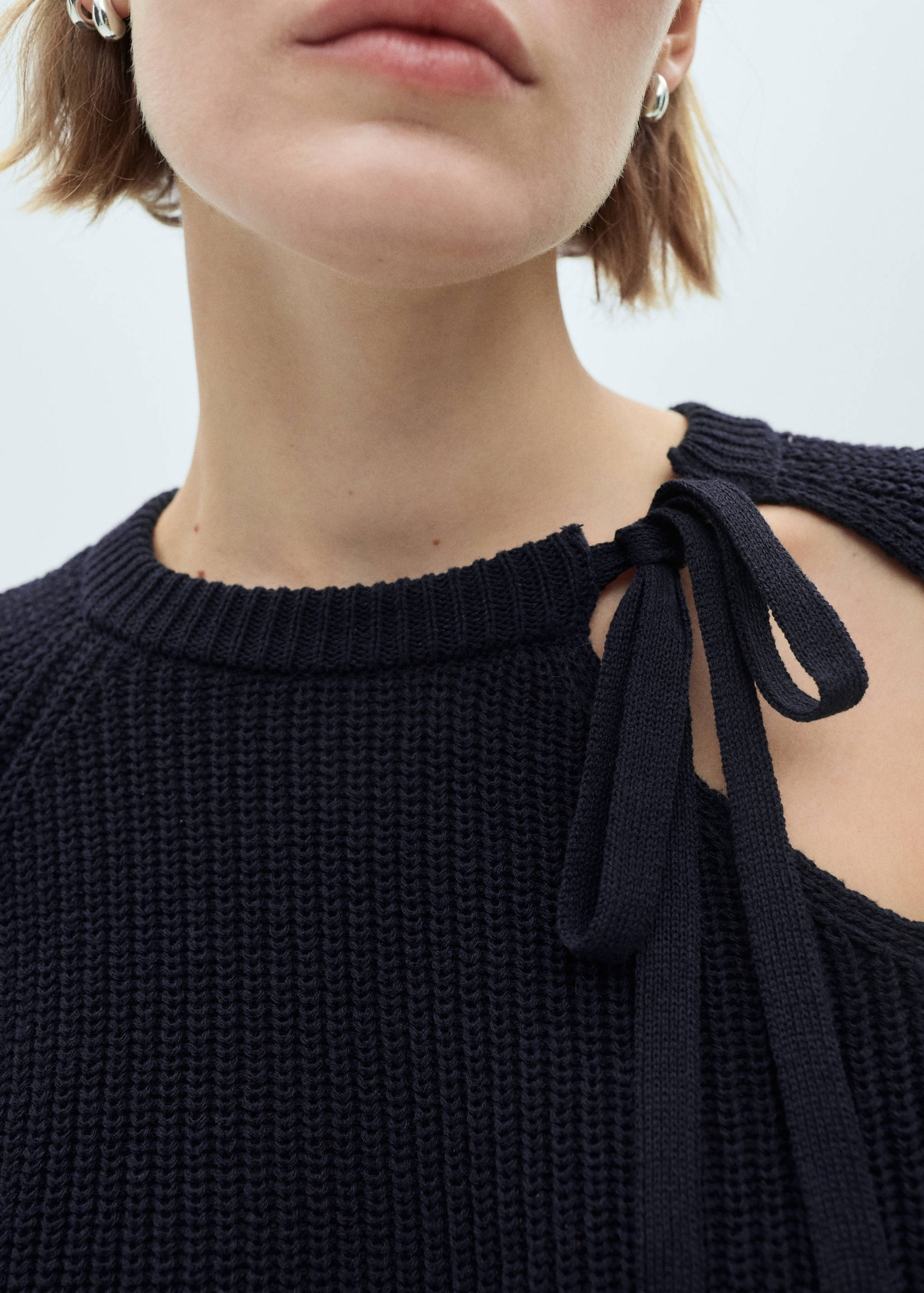 Cut-out knitted sweater - Details of the article 6