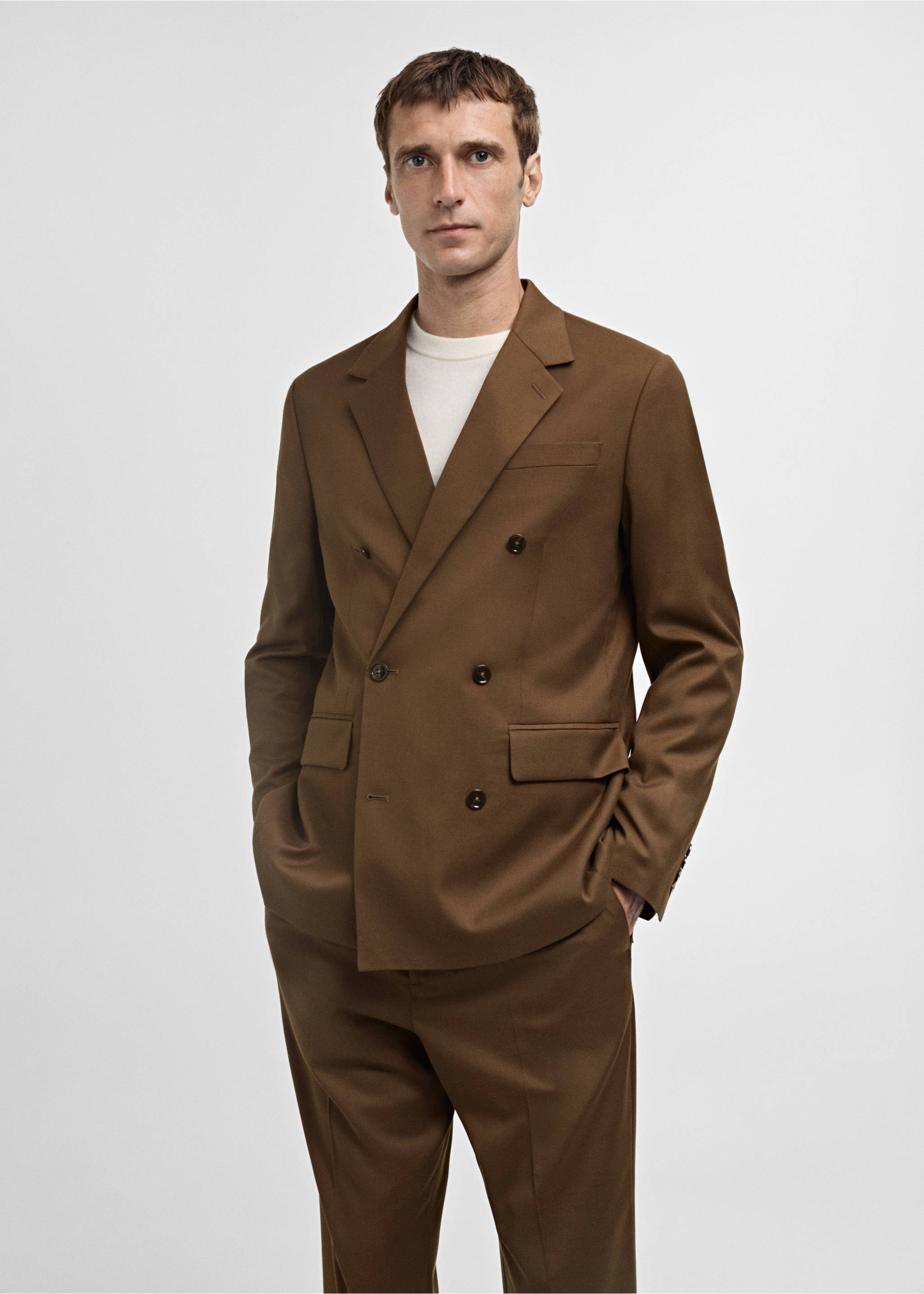 Костюмный пиджак slim fit с двубортной застежкой - Средний план, Коричневый. Ref: 77005978-00.