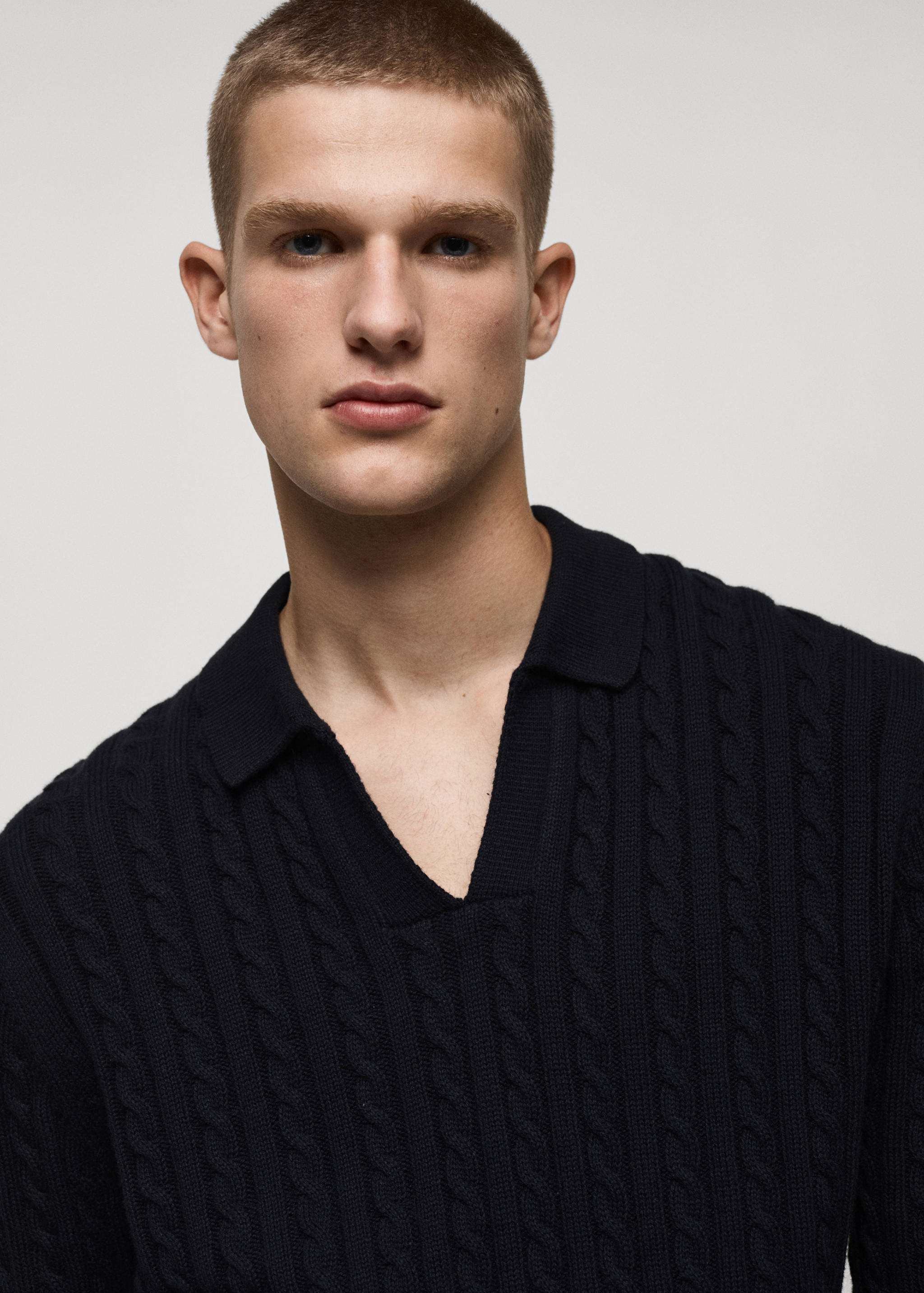 Medium braided-knit polo sweater - Details of the article 1