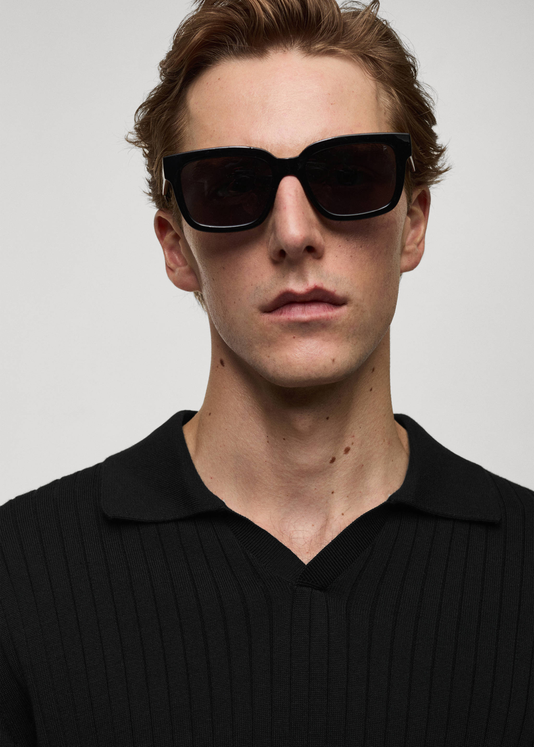 Fine rib-knit polo sweater - Details of the article 1