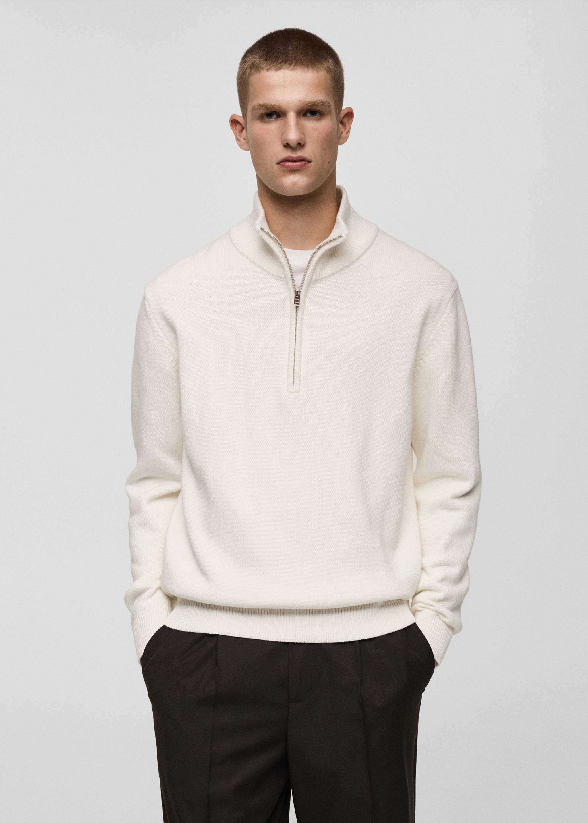 Medium-knit sweater with zip-up perkins neck - Medium plane