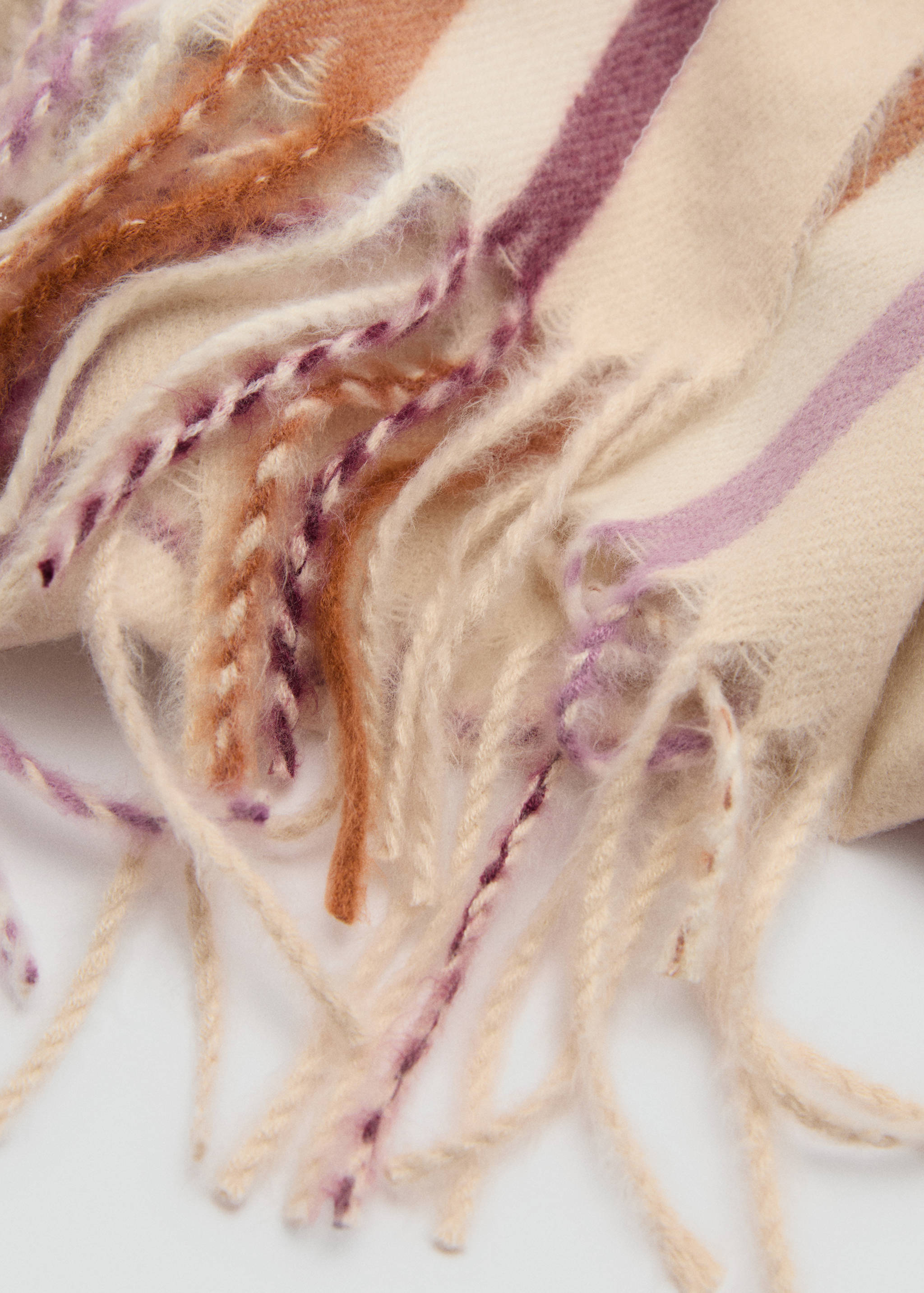 Bufanda cuadros terminaciones flecos - Plano medio