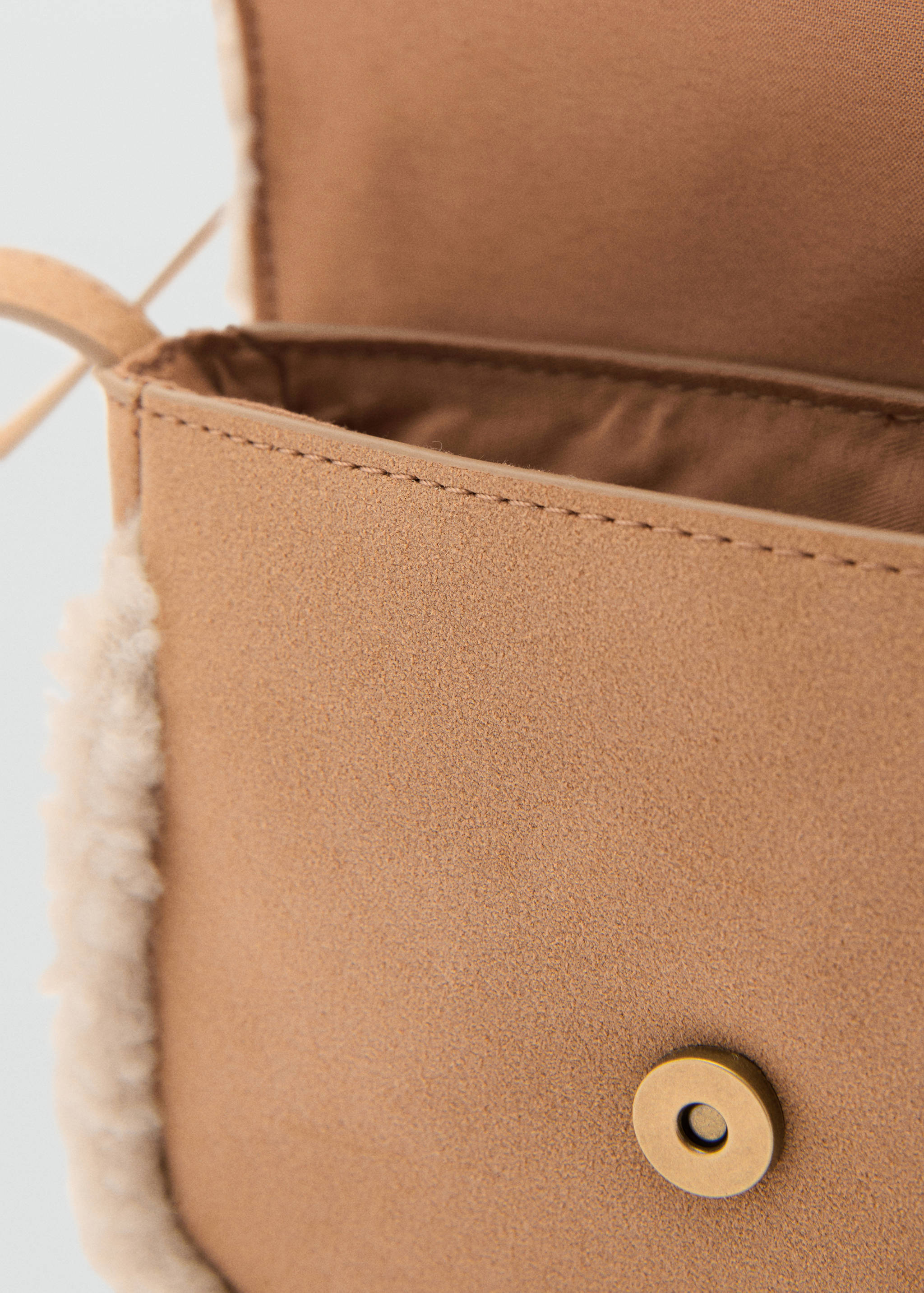 Shearling-effect bag - Details of the article 2