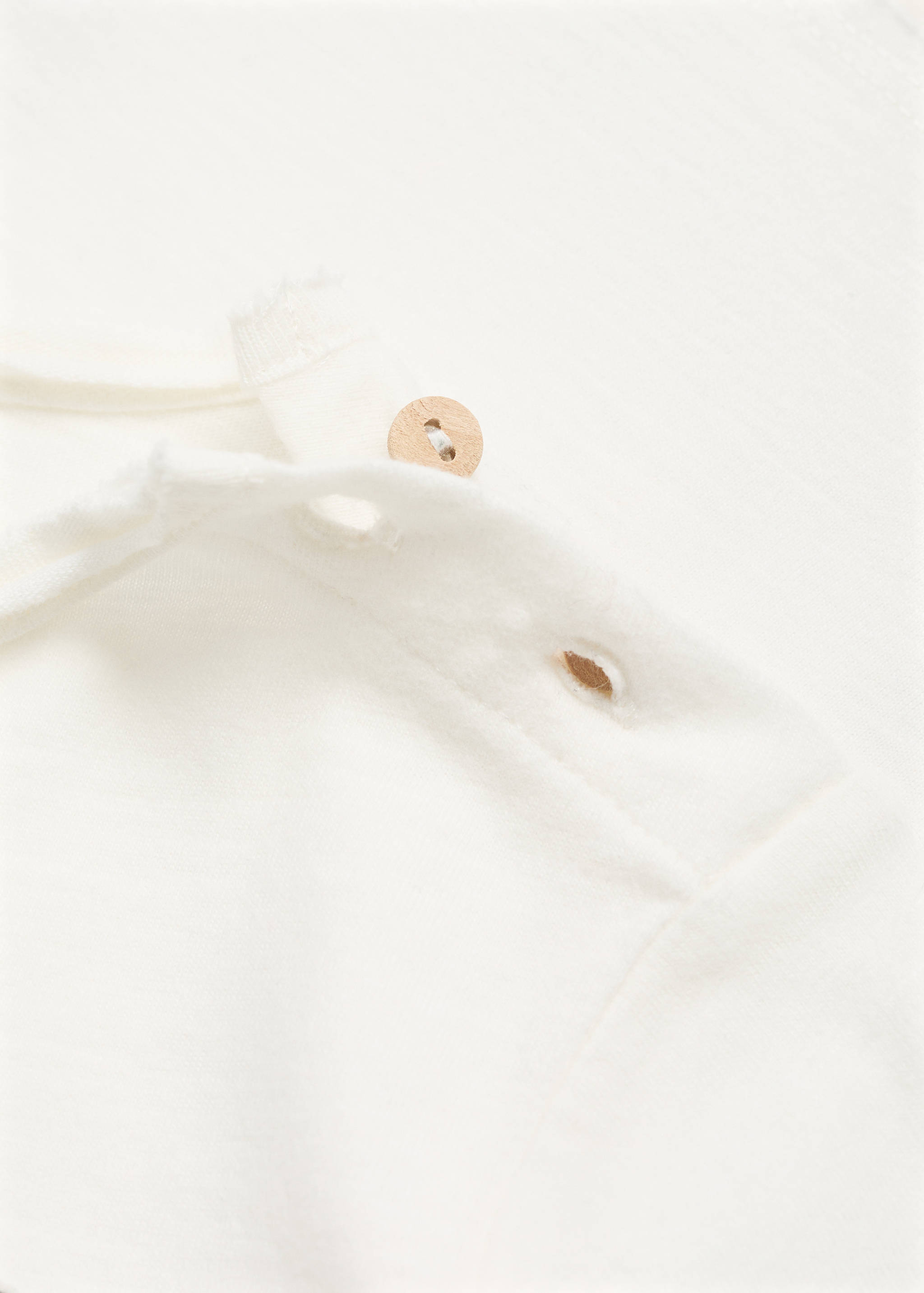 T-shirt with embroidered detail - Details of the article 0
