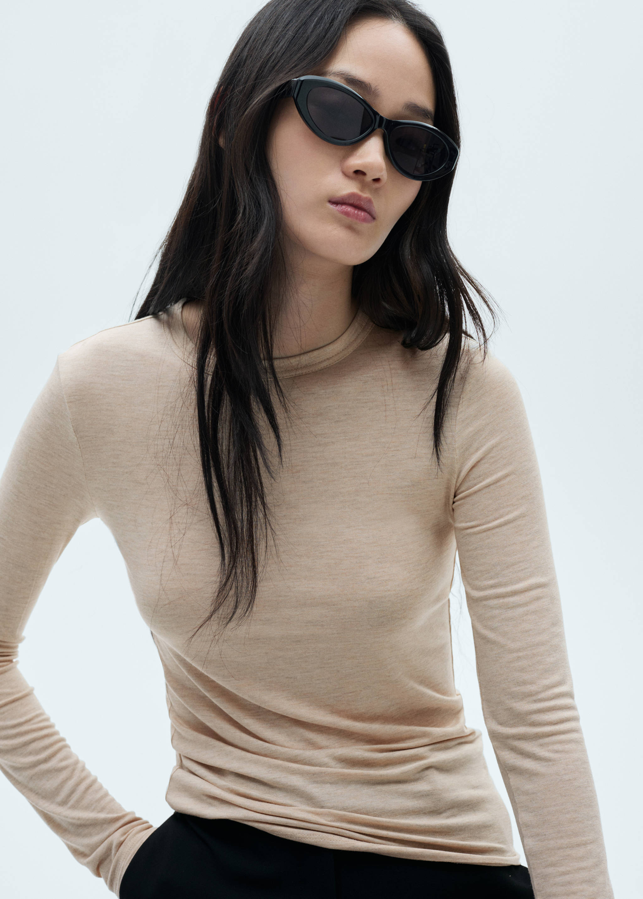 T-shirt manches longues col rond - Plan moyen