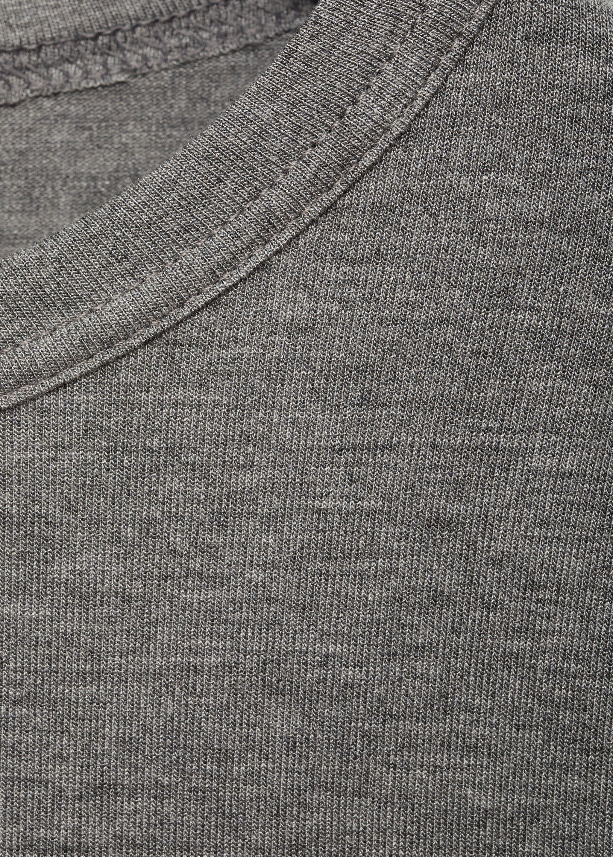 T-shirt manches longues col rond - Détail de l'article 8