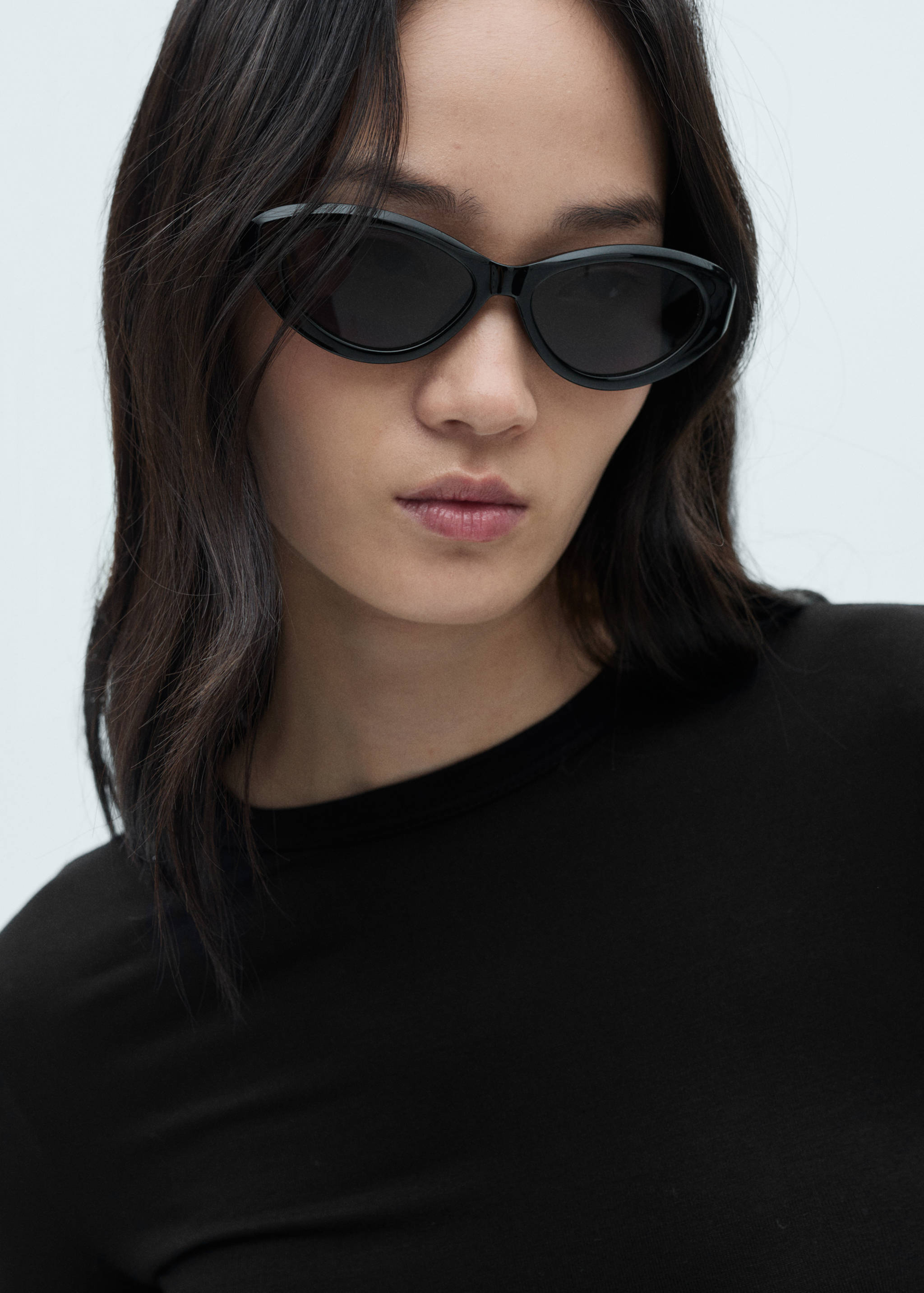 Round-neck long-sleeved t-shirt - Details of the article 1