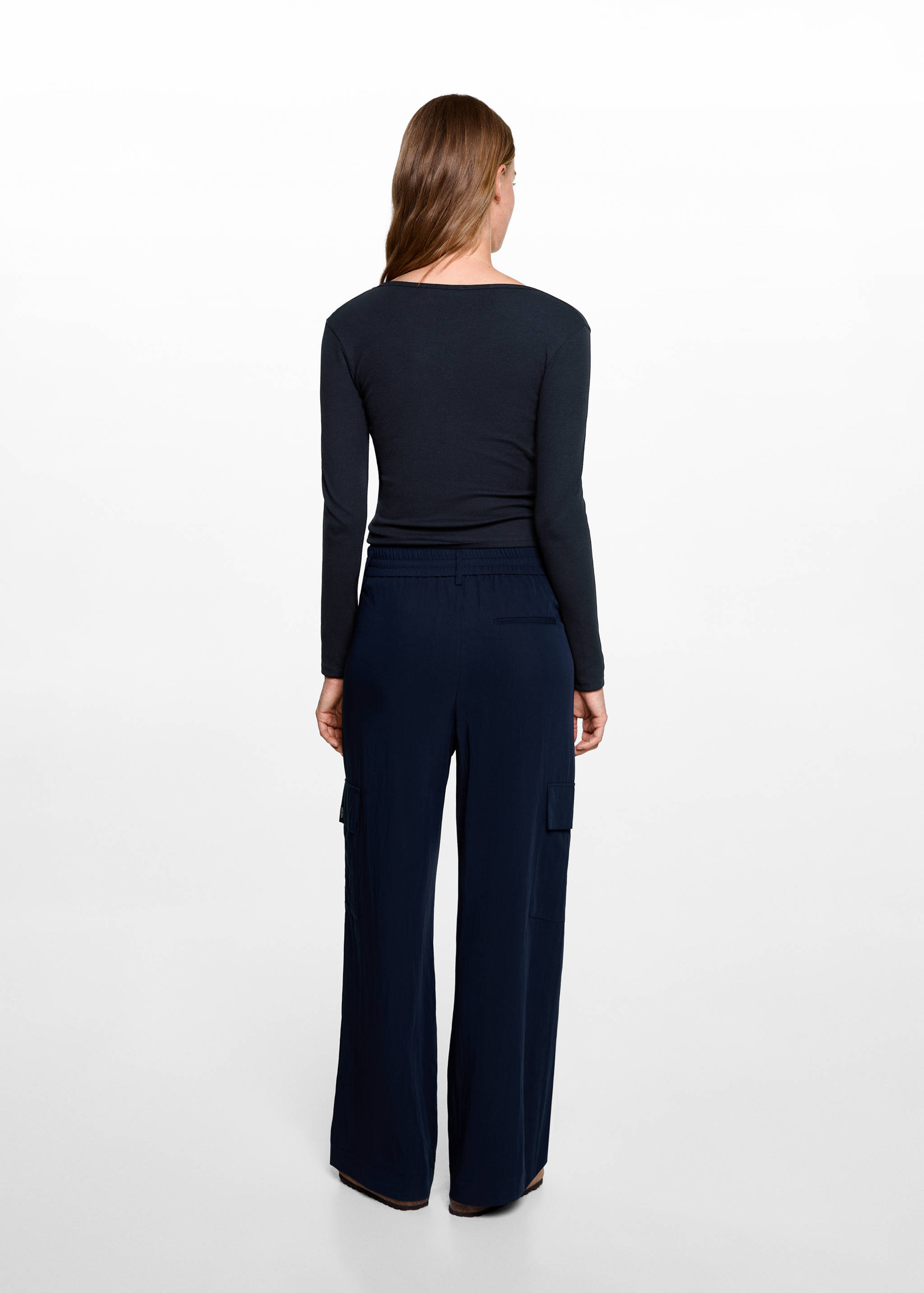 Long-sleeved V-neck T-shirt - Reverse of the article