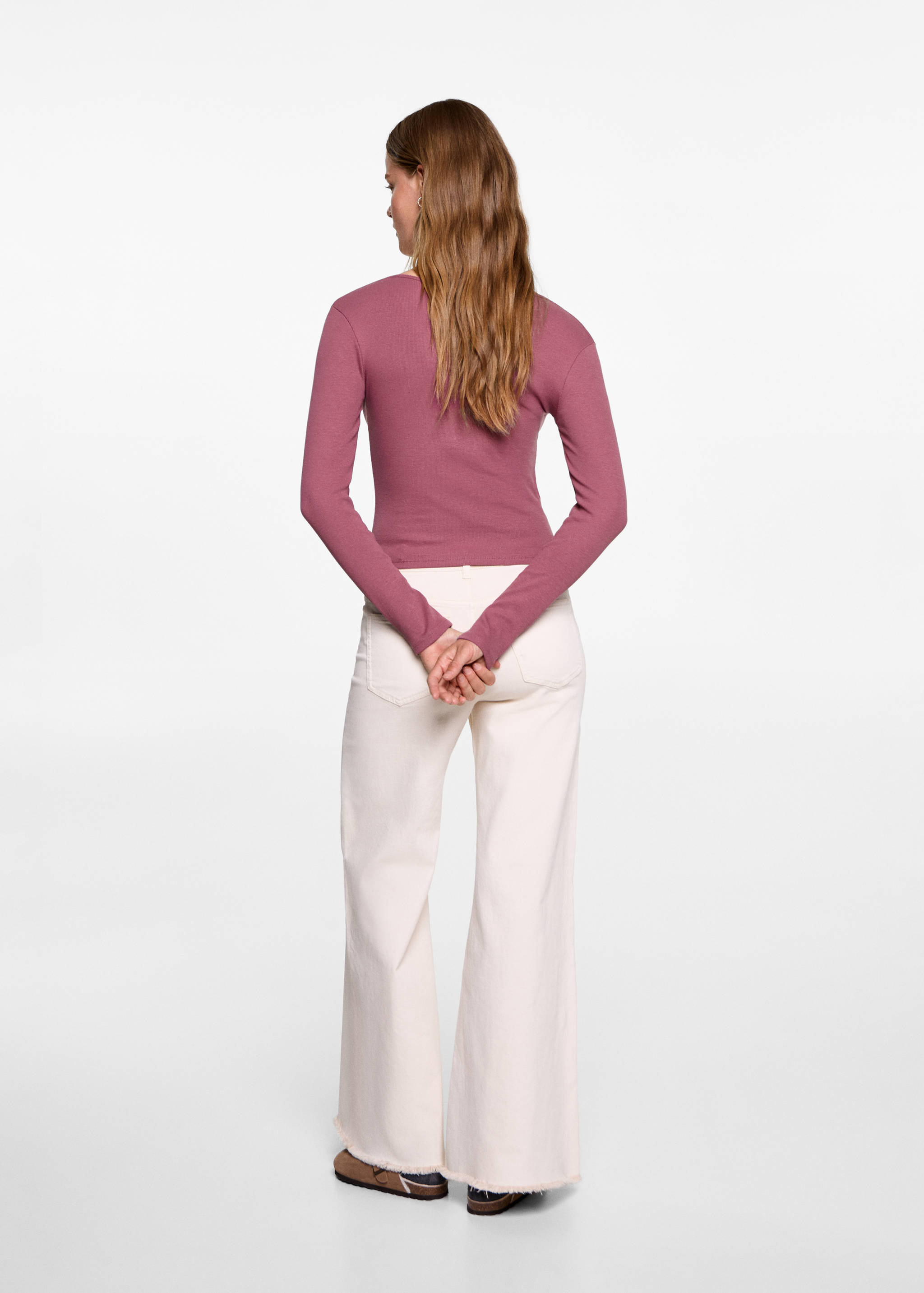 Long-sleeved V-neck T-shirt - Reverse of the article