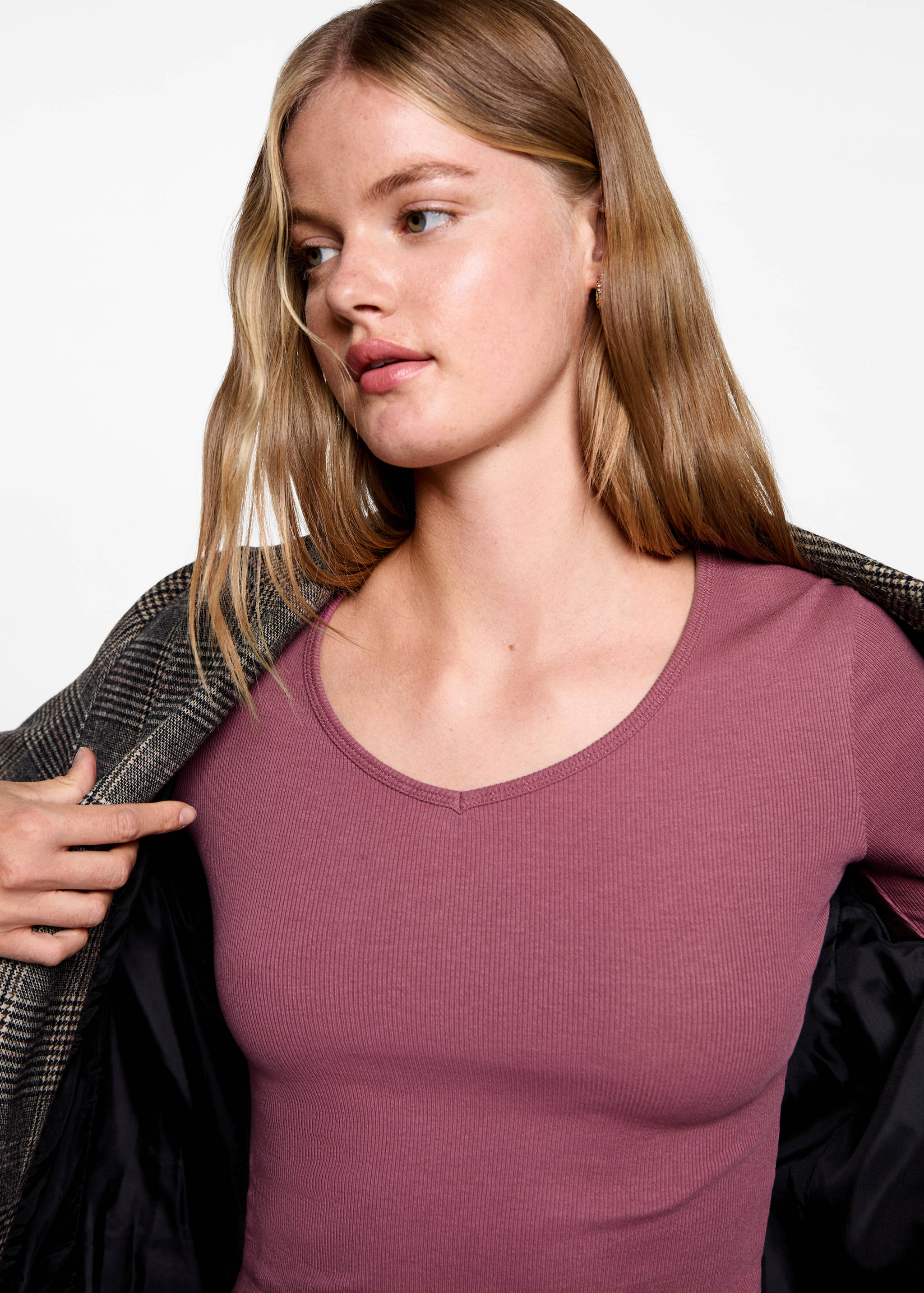 Long-sleeved V-neck T-shirt - Details of the article 1