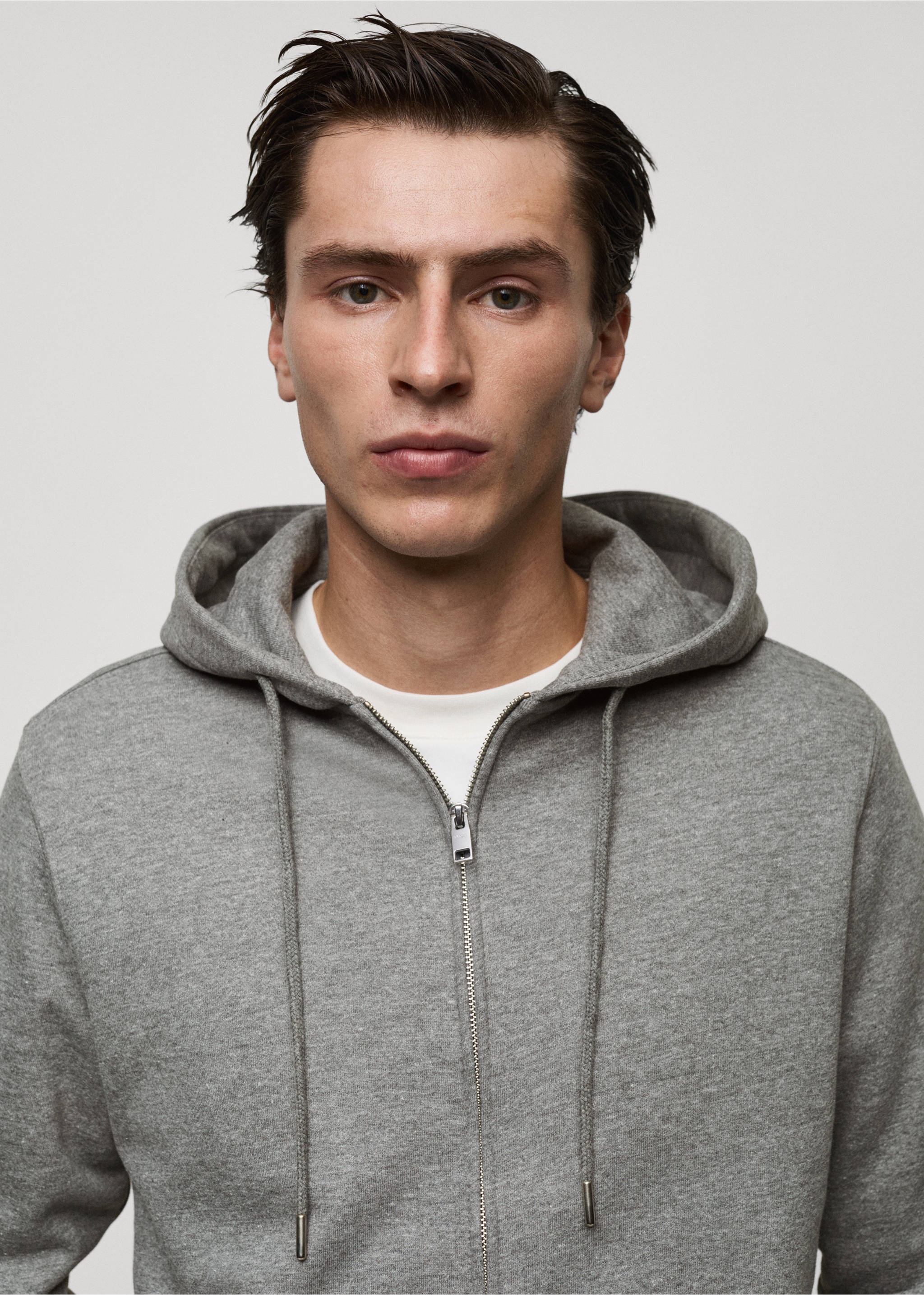 Sudadera algodón capucha cremallera - Detalle del artículo 1, Gris medio vigoré. Ref: 77007118-00.