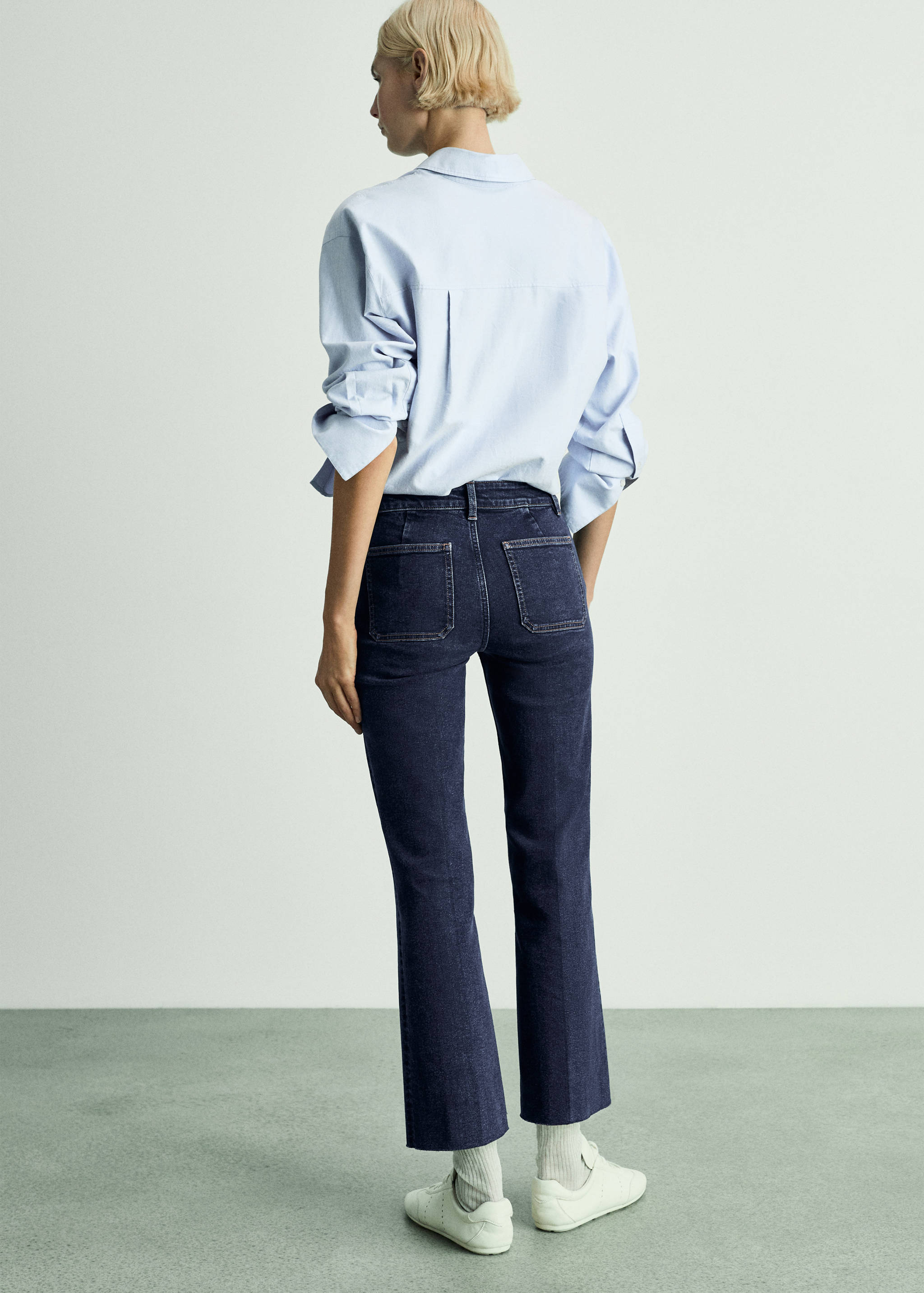 Flared cropped jeans with pockets - Reverse of the article