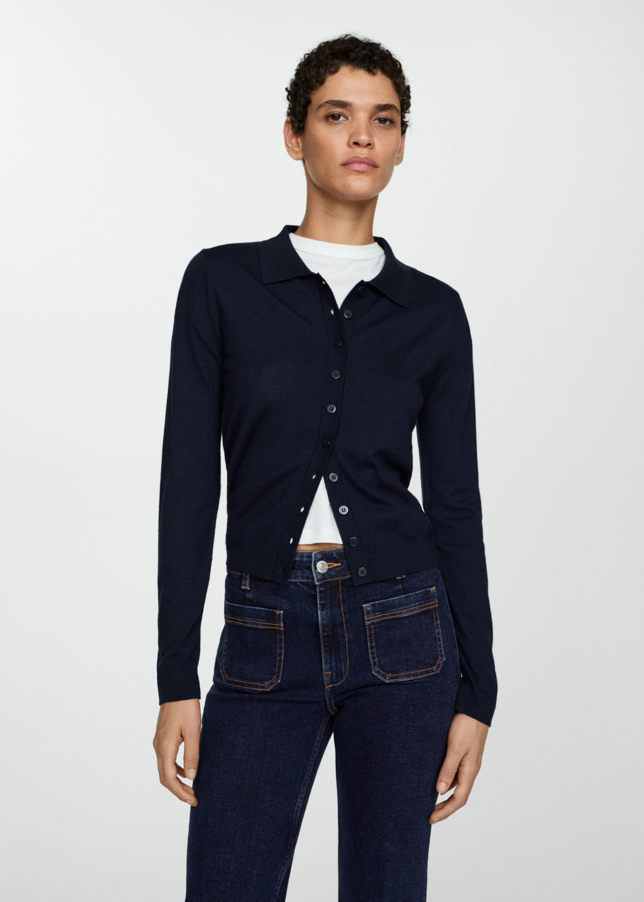 Flared cropped jeans with pockets - Details of the article 3