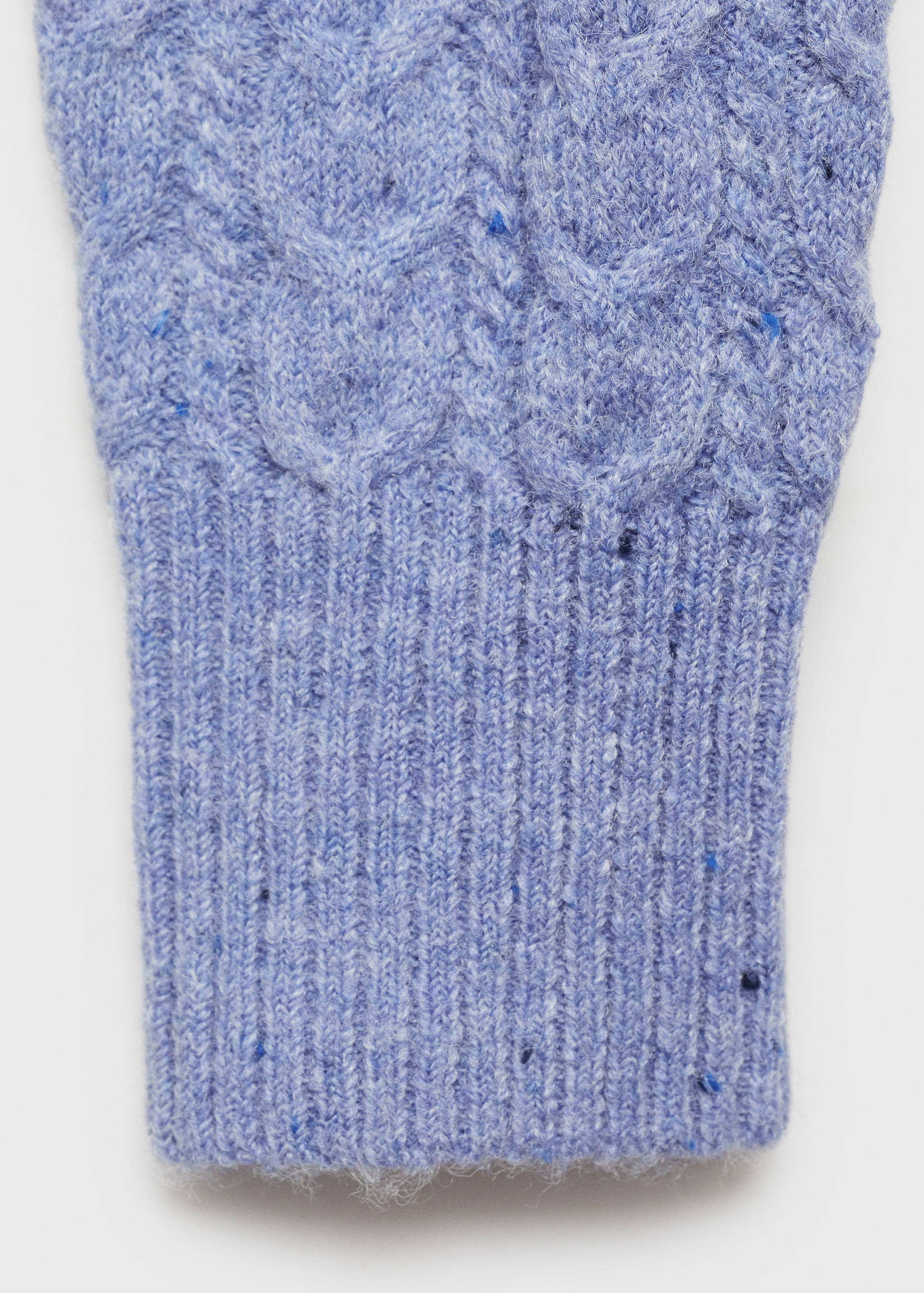 Pull-over torsades col roulé - Détail de l'article 0