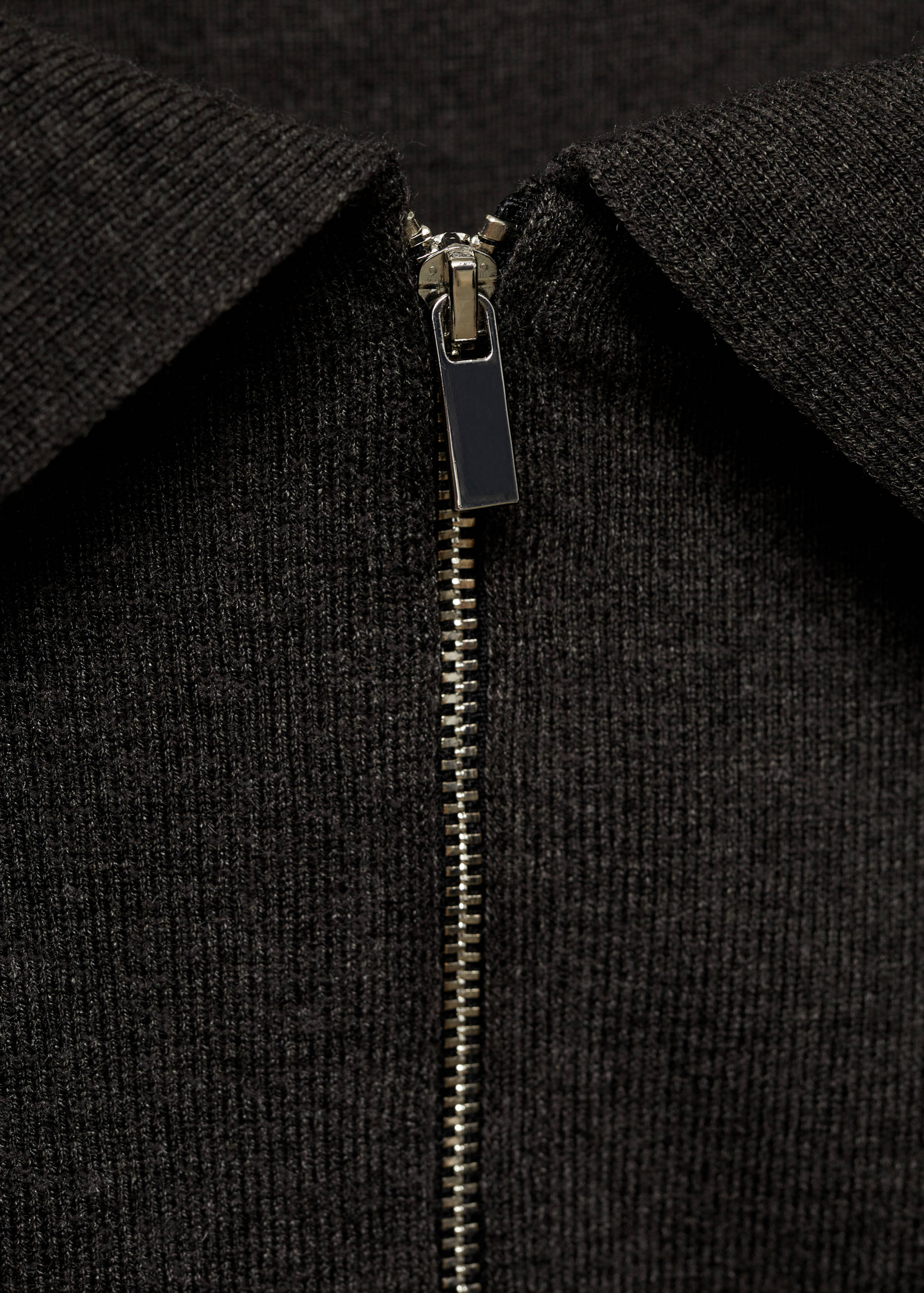 Open-shoulder sweater with zip - Details of the article 8