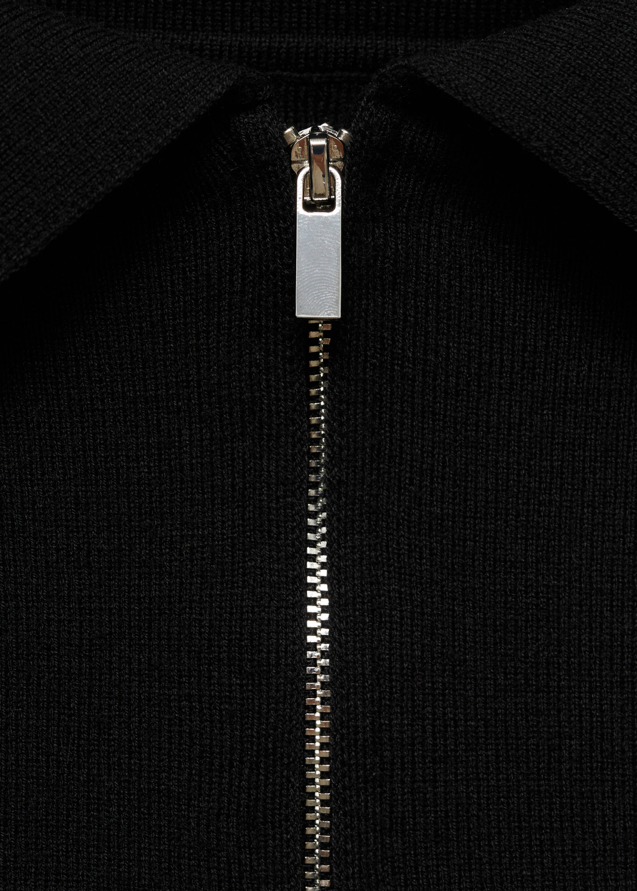 Open-shoulder sweater with zip - Details of the article 8