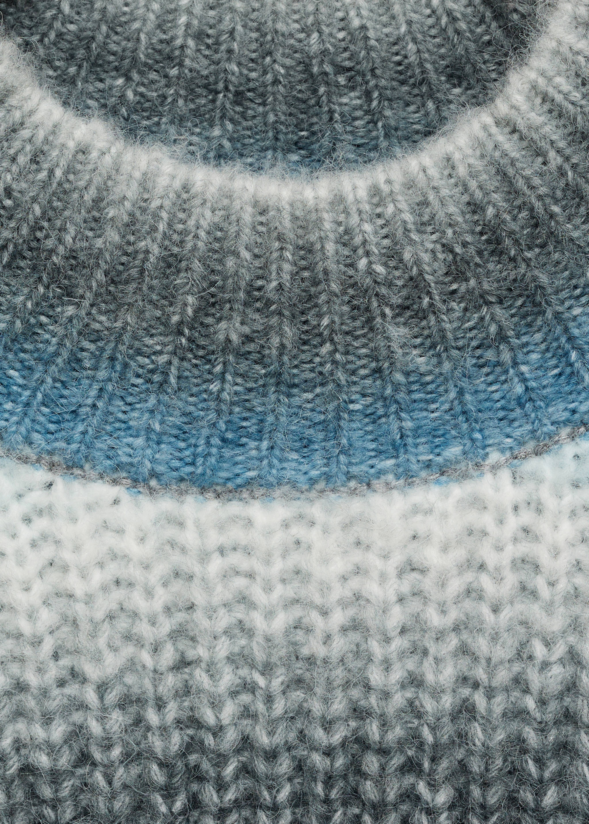 Degraded knitted sweater - Details of the article 8