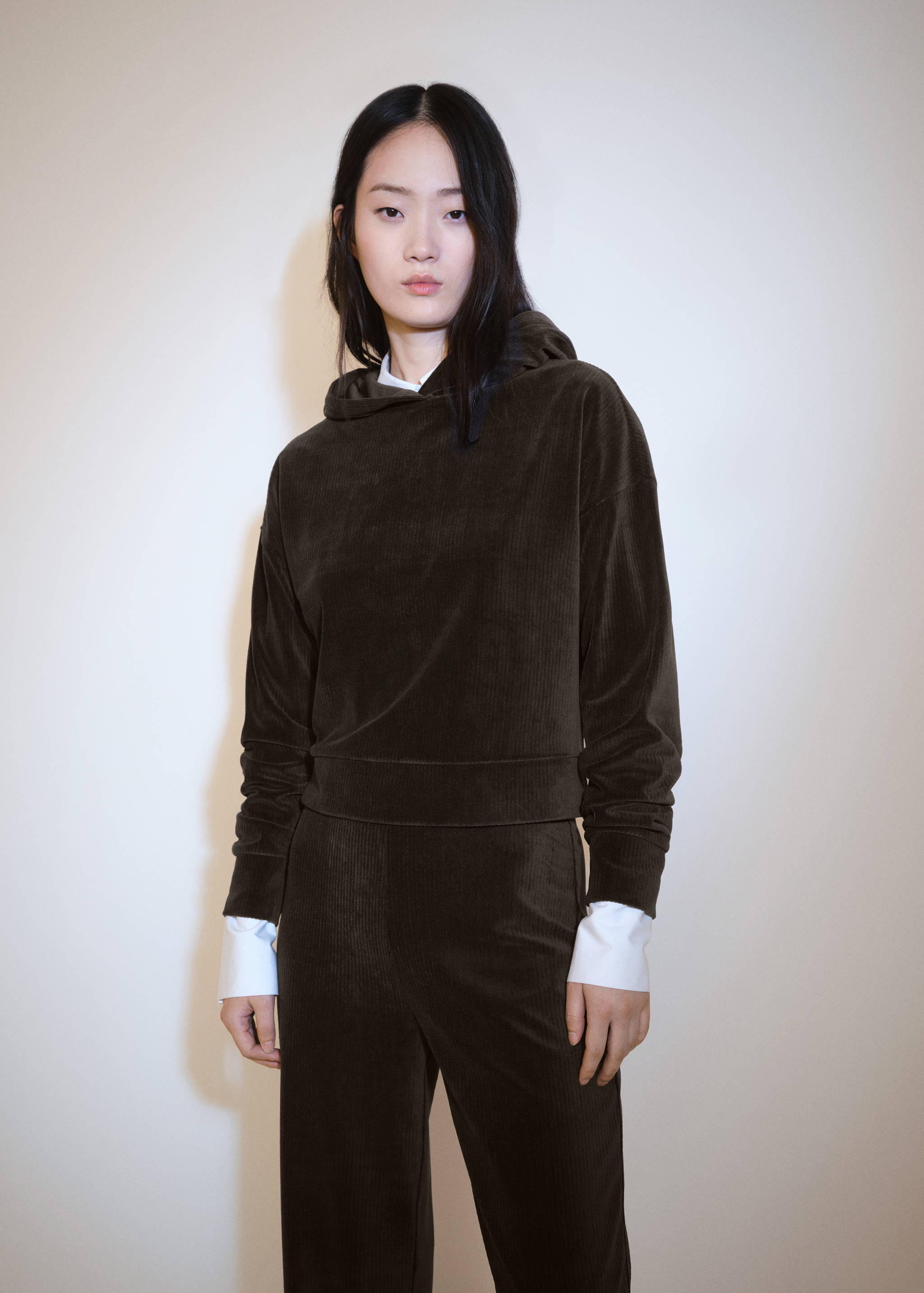 Sweat-shirt capuche velours côtelé - Plan moyen