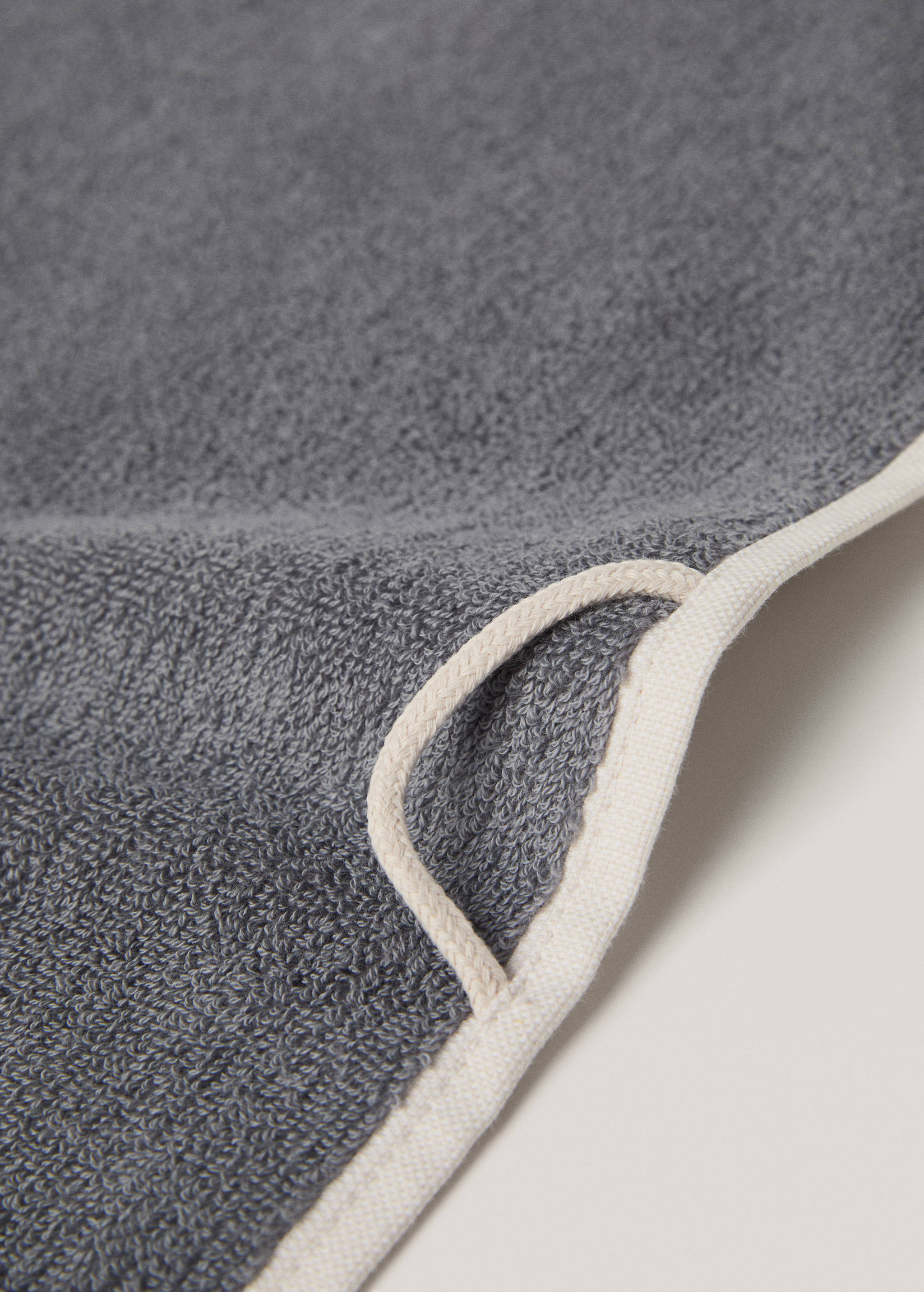 100% cotton hand towel with striped design 50x90cm - Details of the article 2