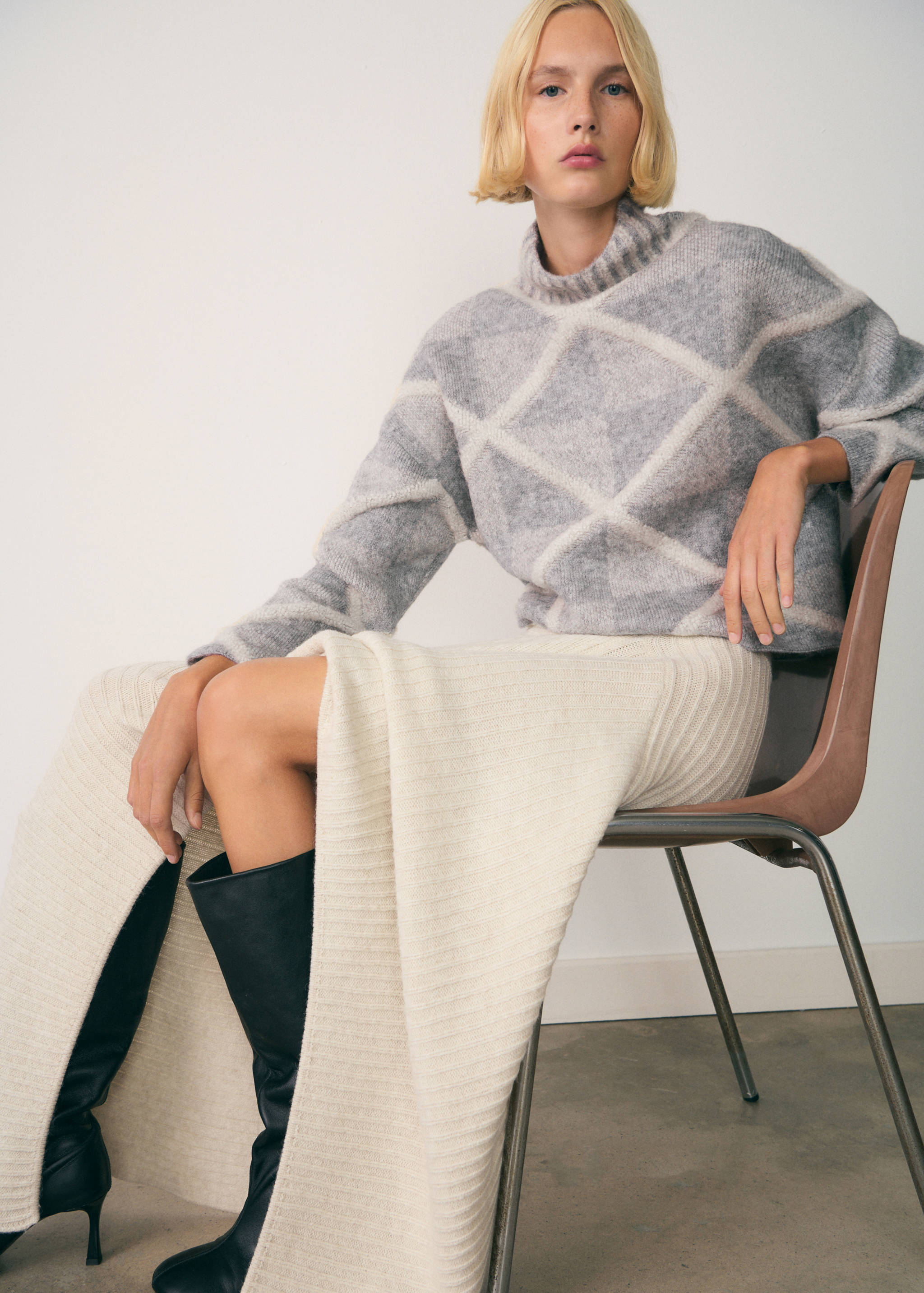 Turtleneck rhombus sweater - Details of the article 2