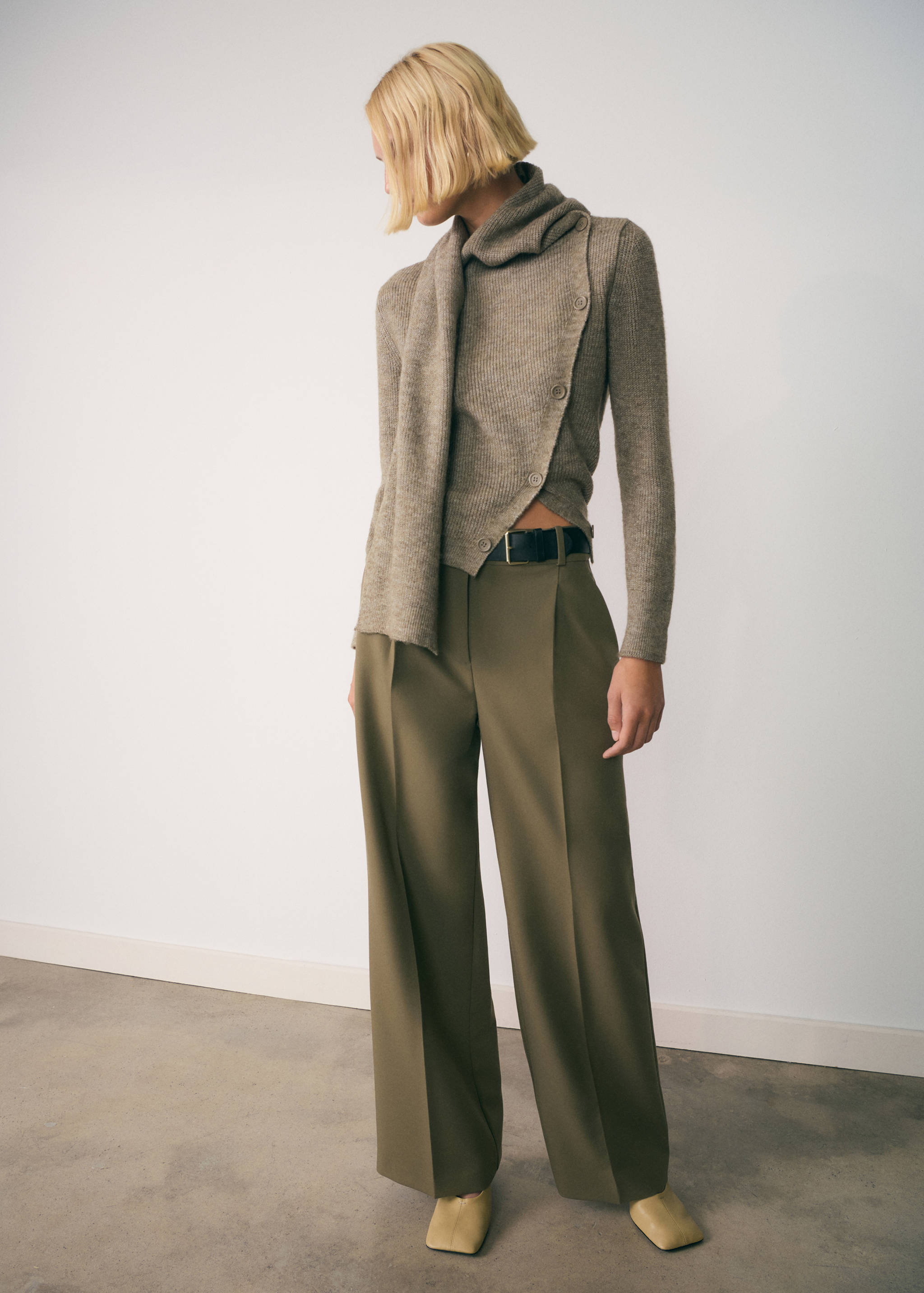 Scarf neck sweater with buttons - General plane