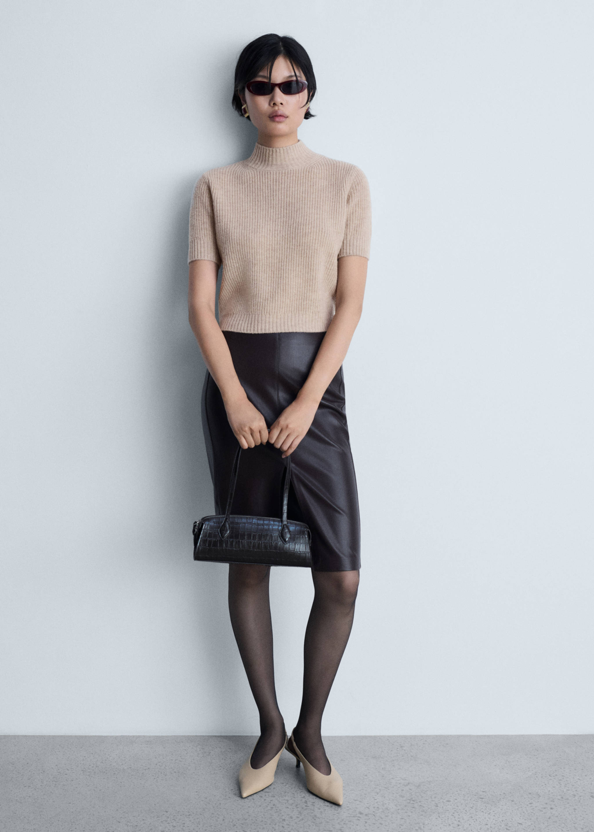 Short-sleeved wool sweater - General plane